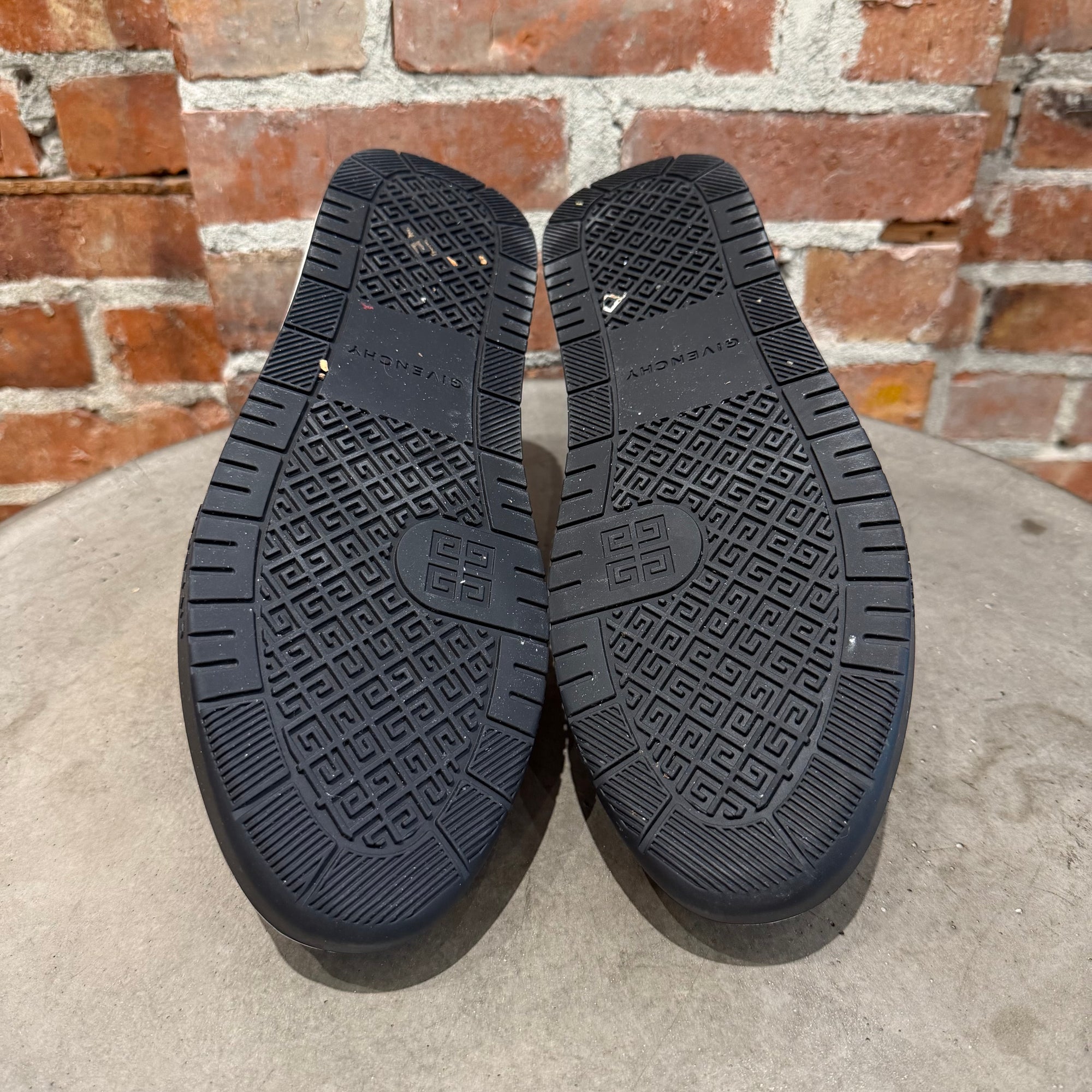 GIVENCHY G4 LOW PATENT LEATHER SNEAKERS ‘BLACK’