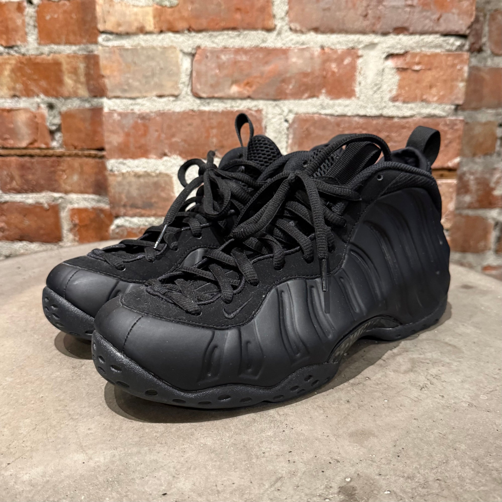 NIKE FOAMPOSITE ONE TRIPLE BLACK ‘BLACK’