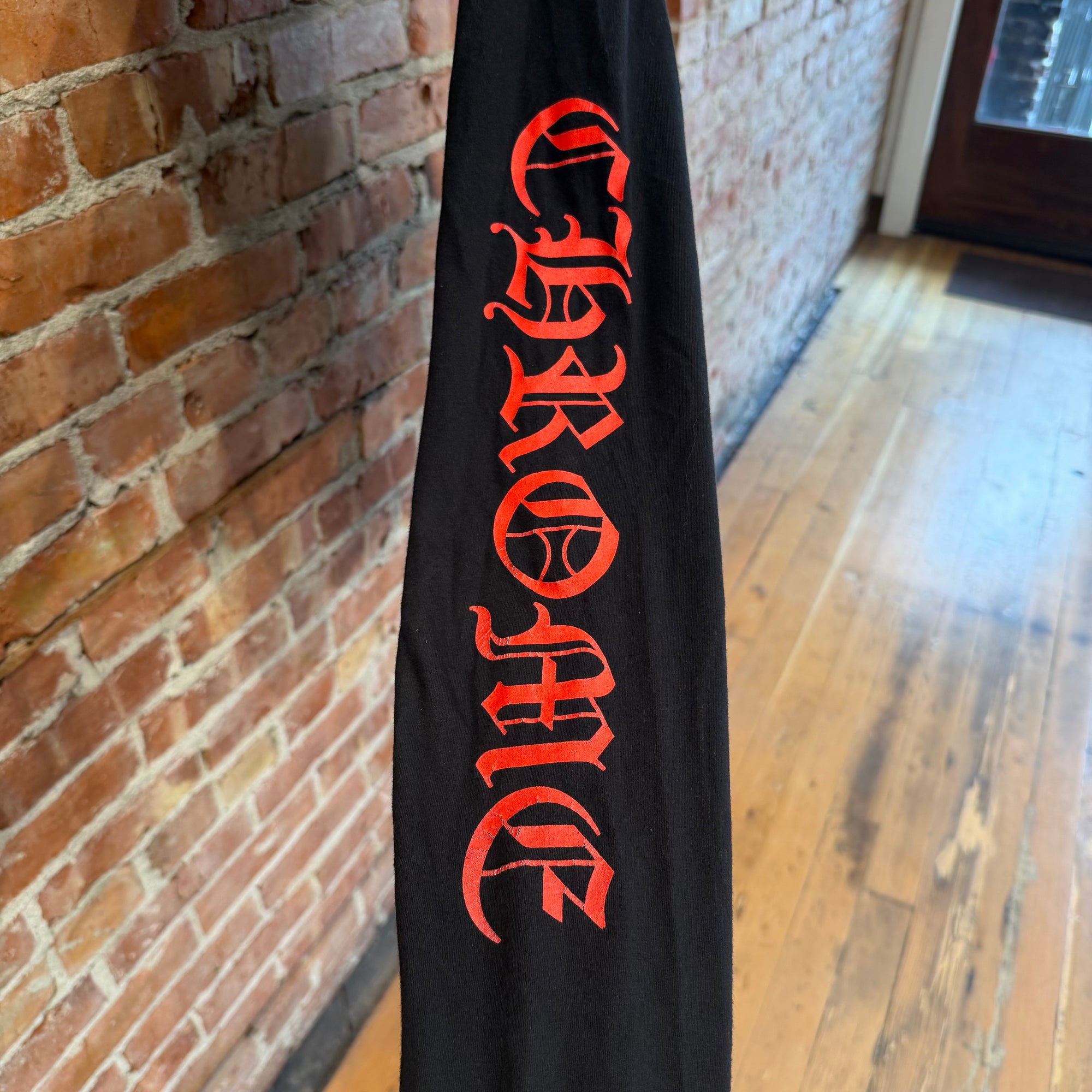 CHROME HEARTS CROSS PLUS POCKET LONGSLEEVE ‘BLACK/RED’