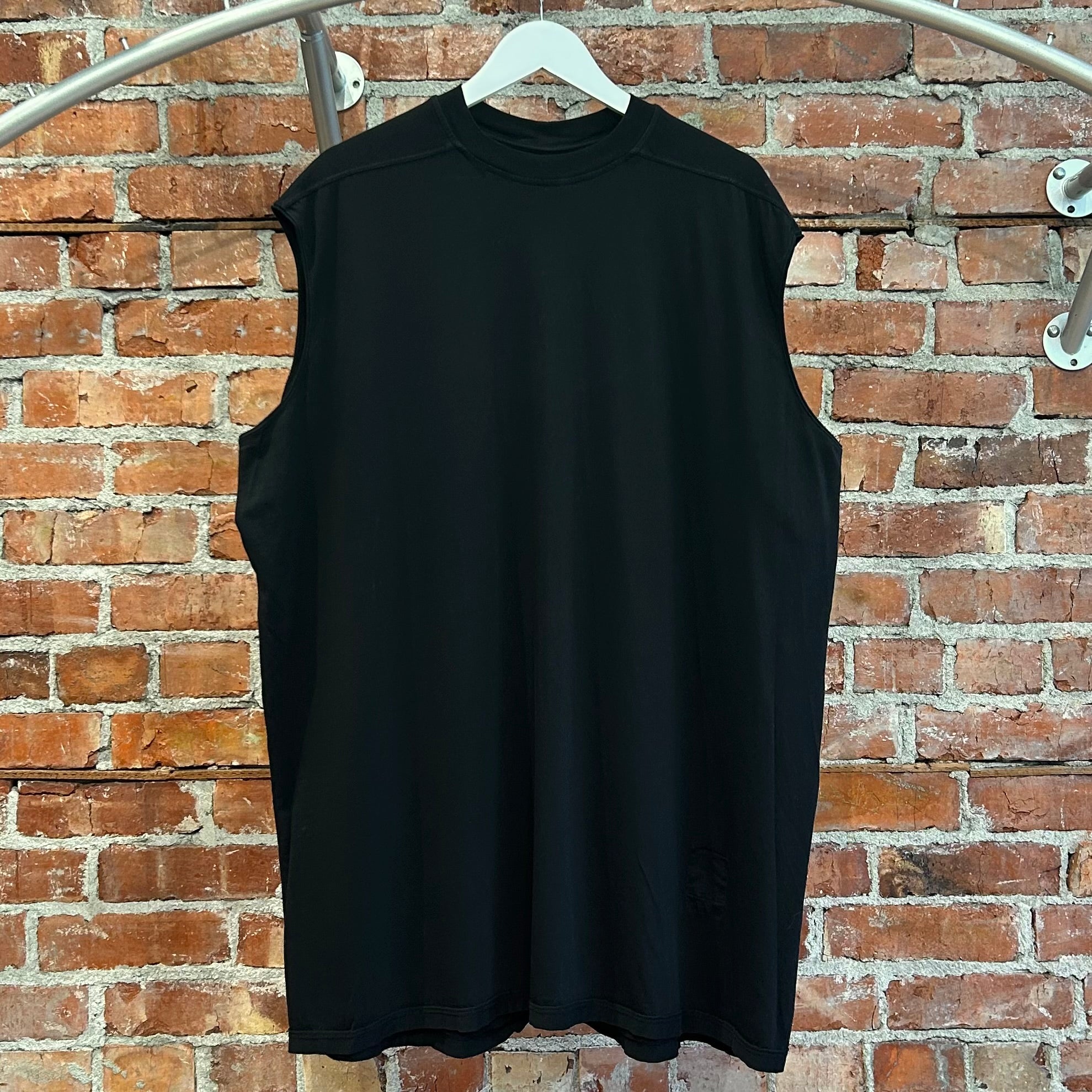 RICK OWENS FW19 DRKSDHW TARP TANK ‘BLACK’