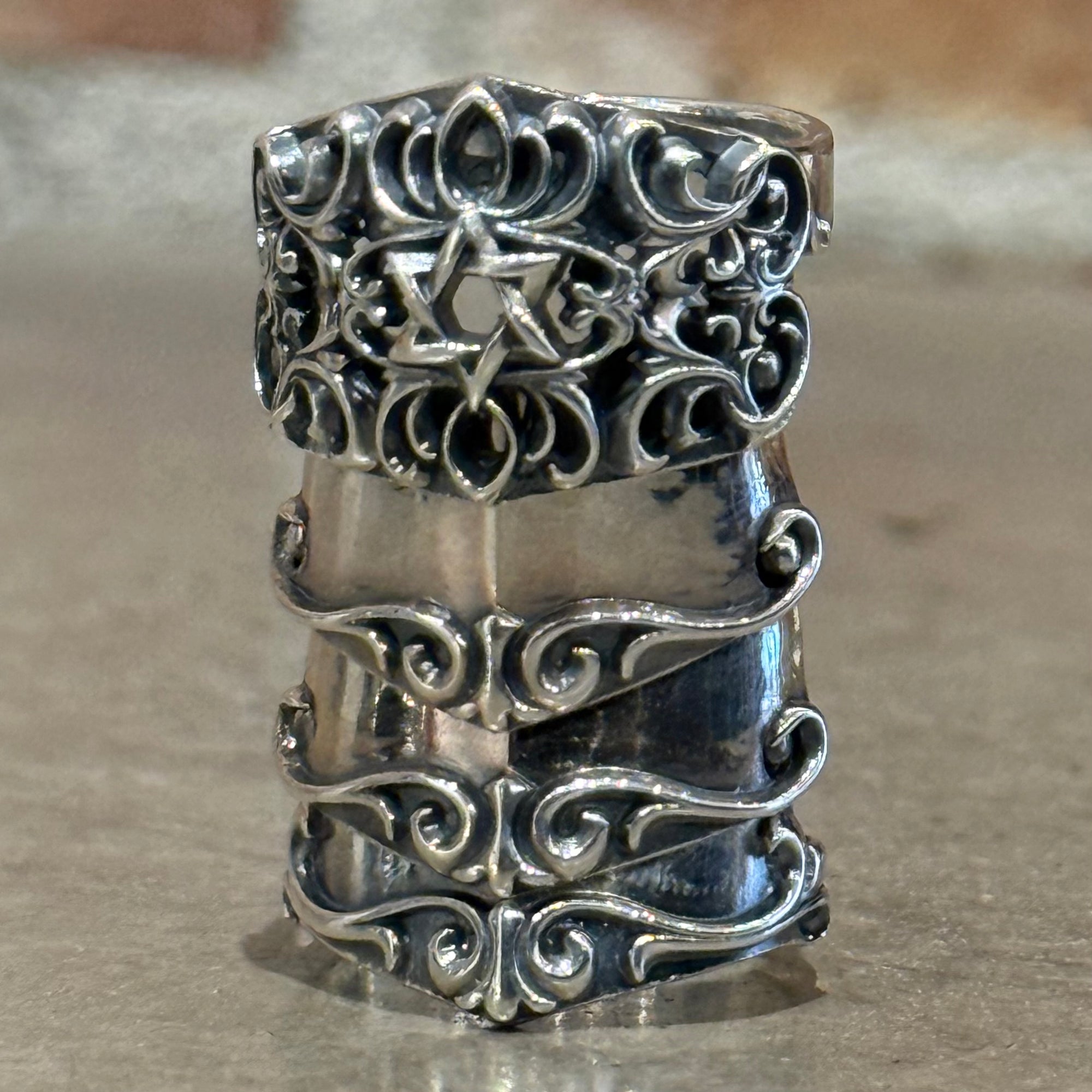 DEAL DESIGN FULL SHADE ARMOR RING 'SILVER'