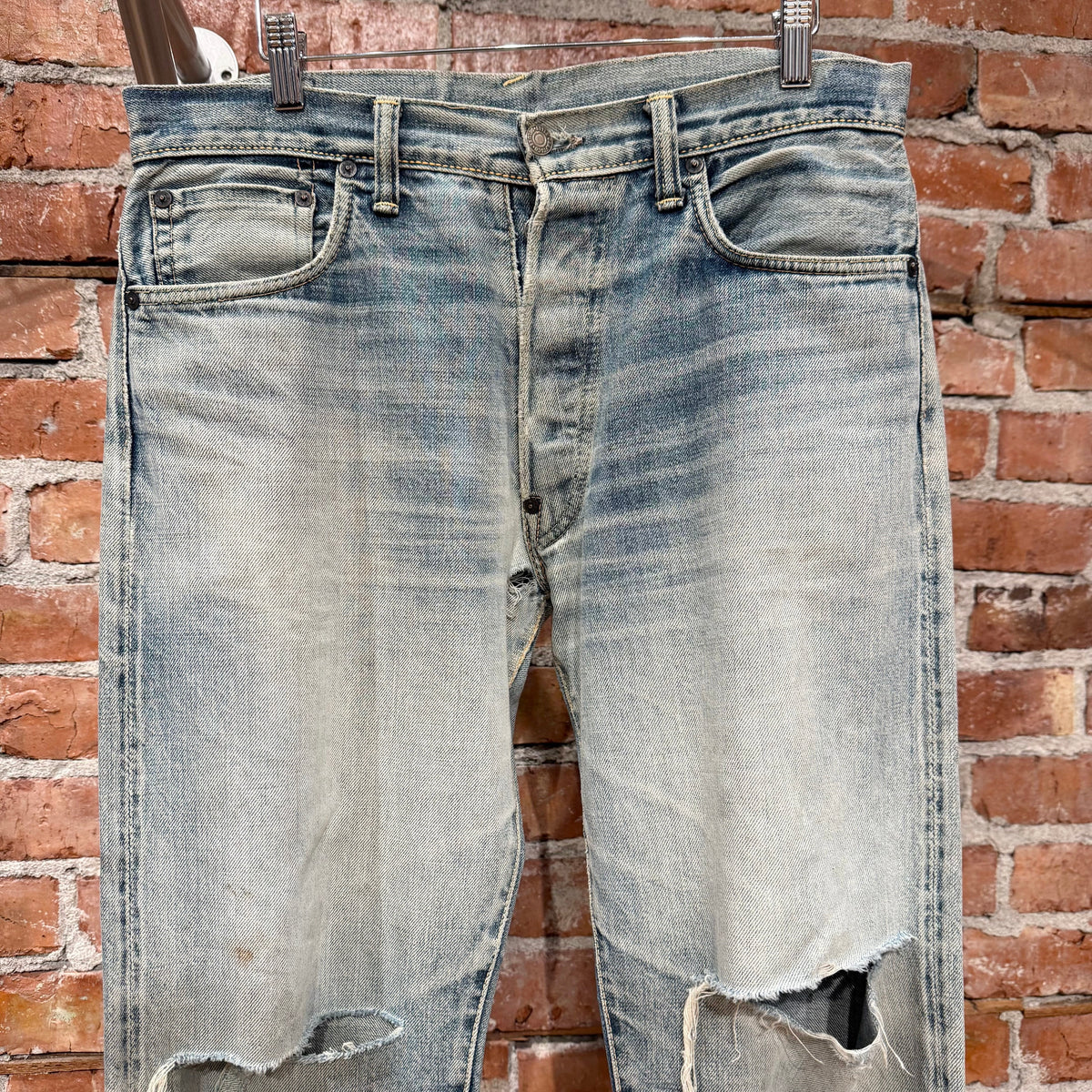 EVISU VINTAGE BIG E THRASHED DENIM ‘LIGHT BLUE’
