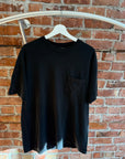 HANES POCKET TEE ‘BLACK’