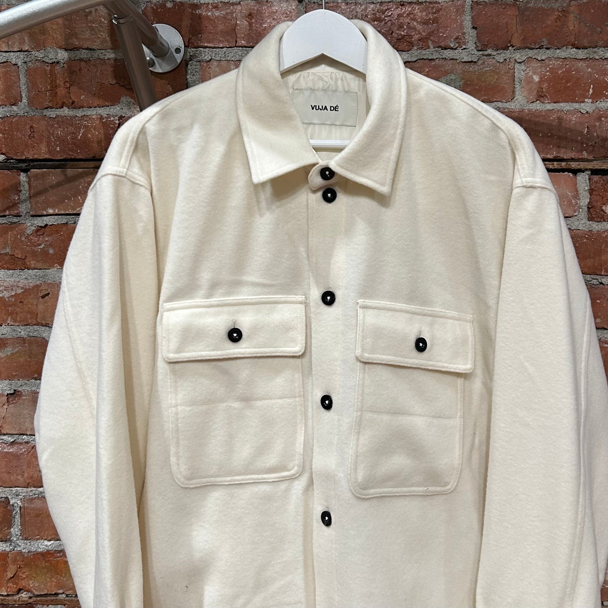 VUJA DE 005 MODERATO WOOL OVERSHIRT ‘WHITE’