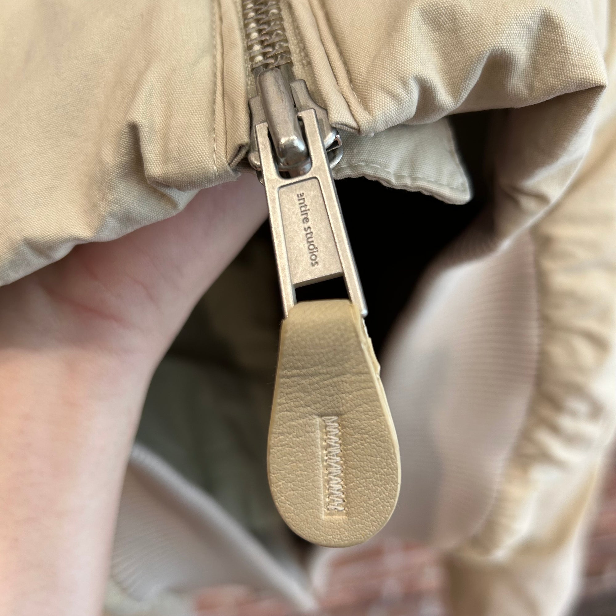 ENTIRE STUDIOS A-4 CROPPED BOMBER JACKET ‘CREAM’