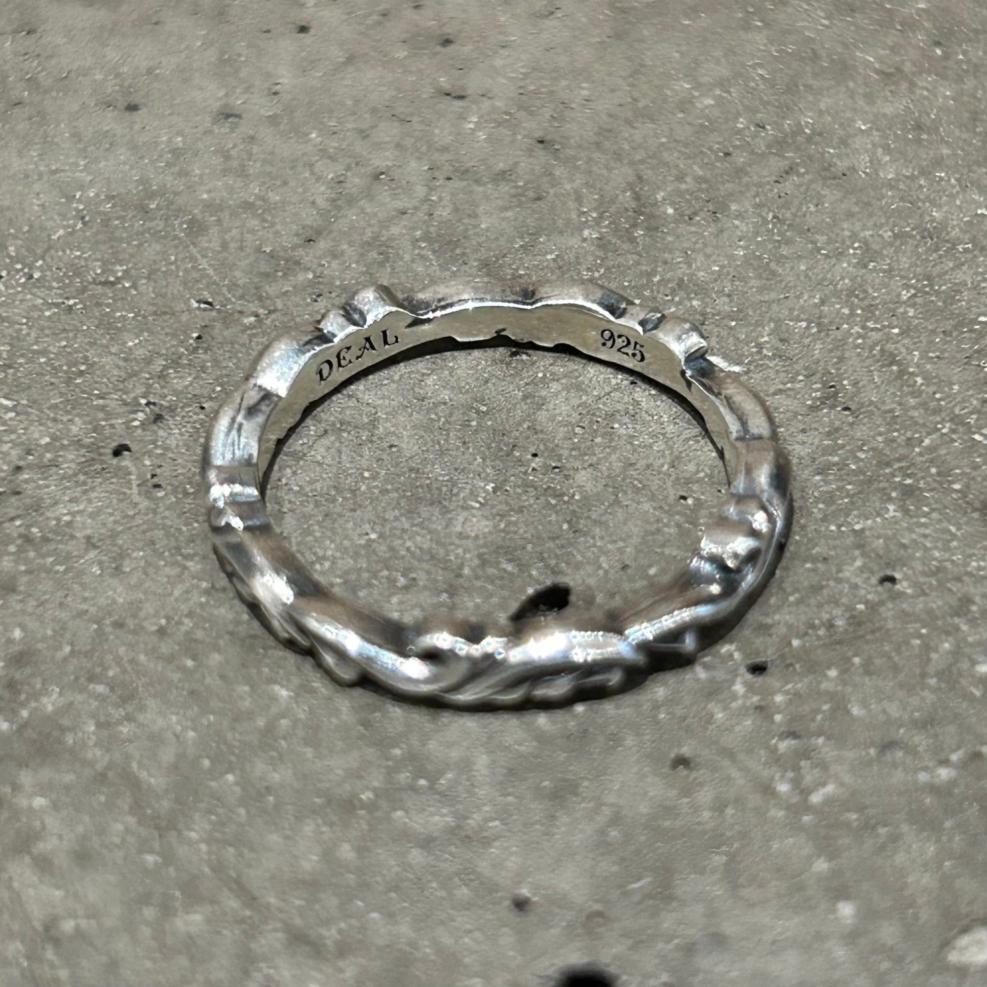 DEAL DESIGN RIPPLE RING ‘SILVER’