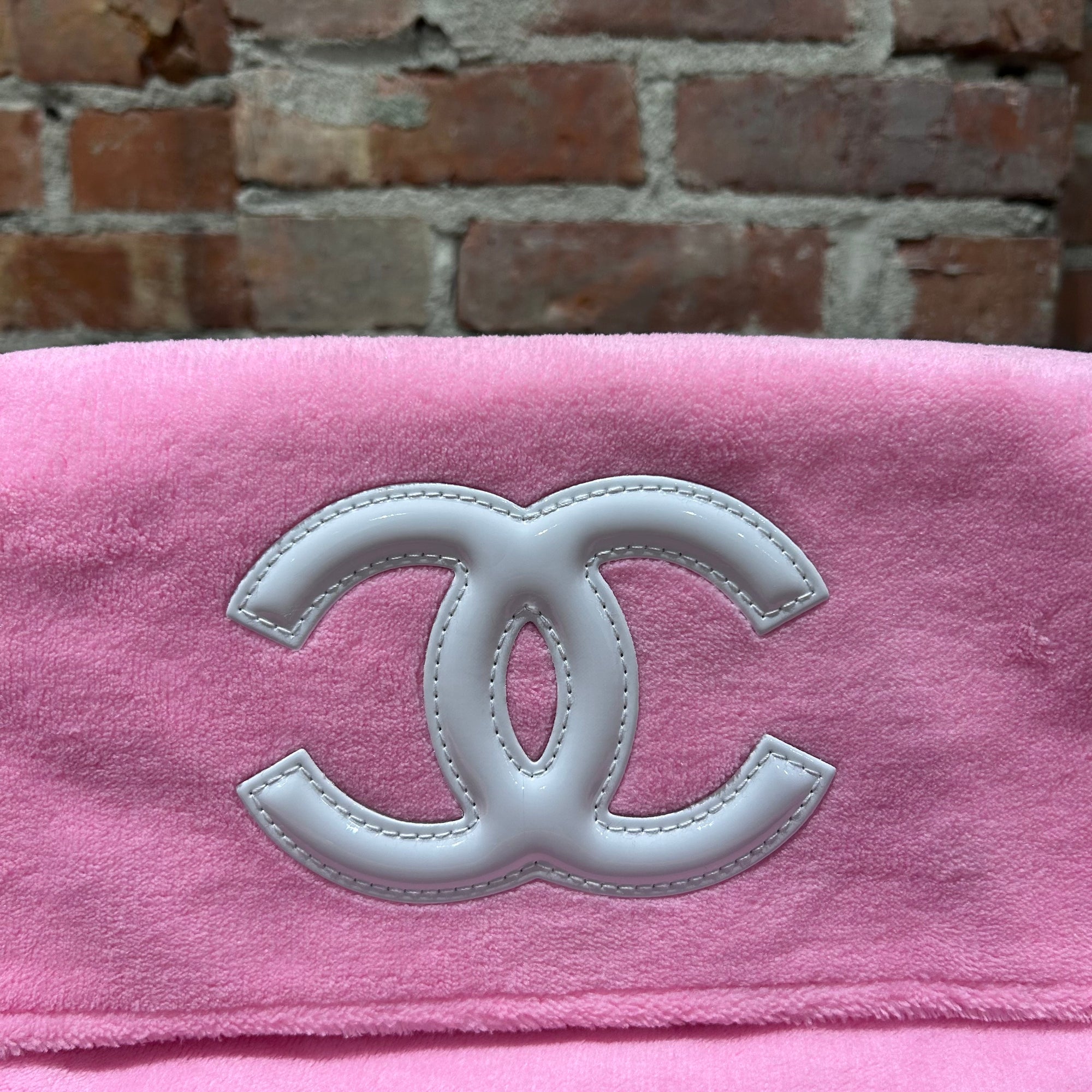 CHANEL VIP EXCLUSIVE CROSSBODY BAG ’PINK’