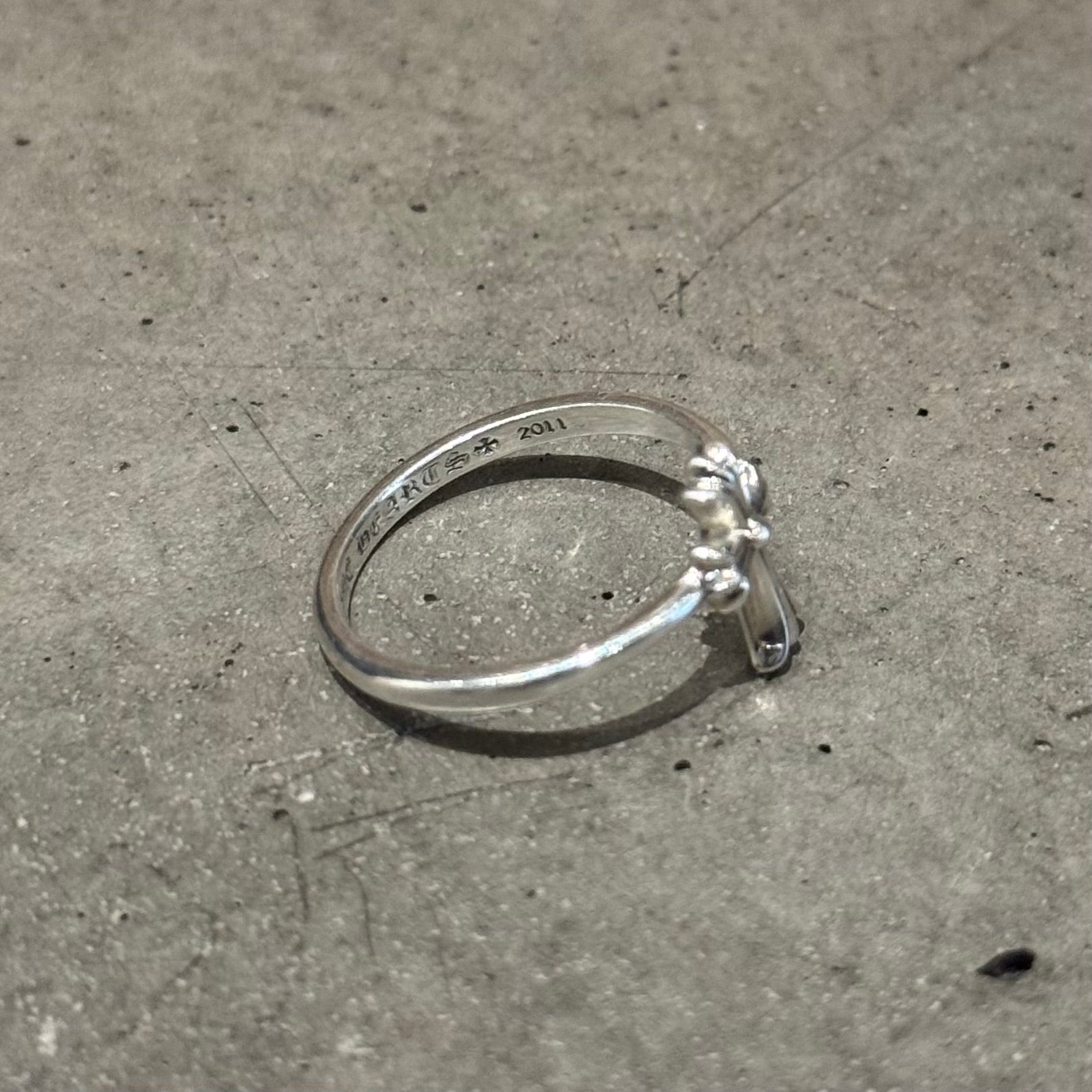 CHROME HEARTS CROSS BUBBLE GUM RING ‘SILVER’