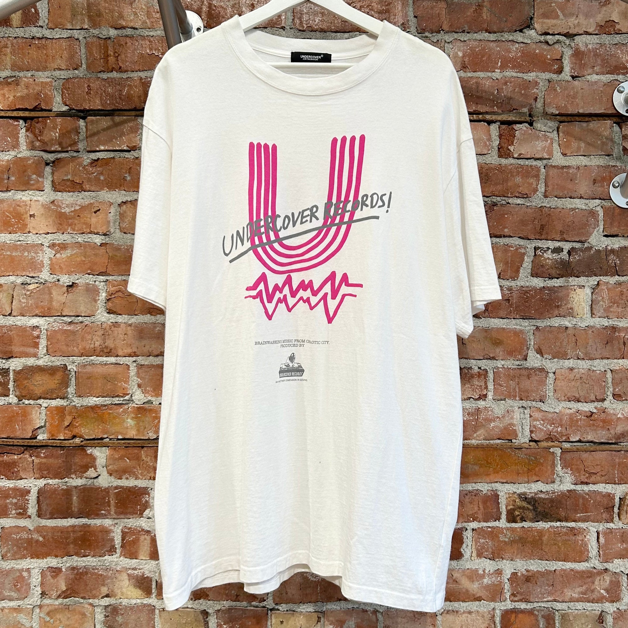 UNDERCOVER AW22 BRAINWASHING MUSIC RECORDS TEE ‘WHITE’
