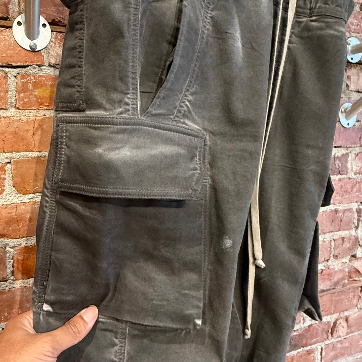 RICK OWENS SS23 EDFU DRKSHDW MASTADON CARGOS ‘DARK DUST’