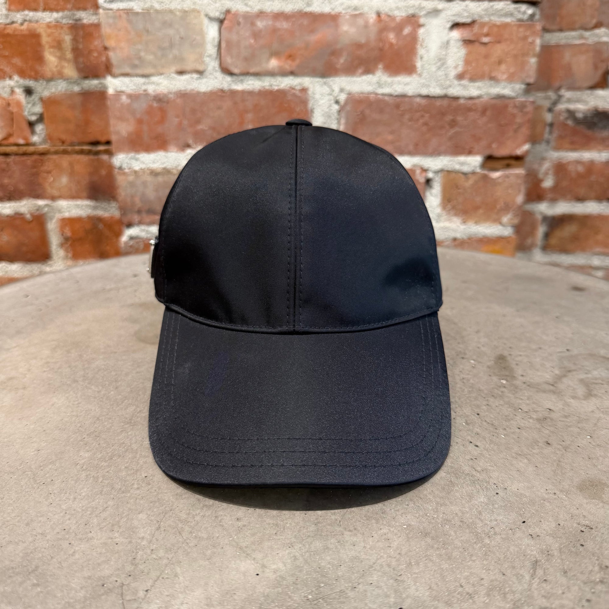 PRADA RE-NYLON BADGE BASEBALL CAP ‘BLACK’