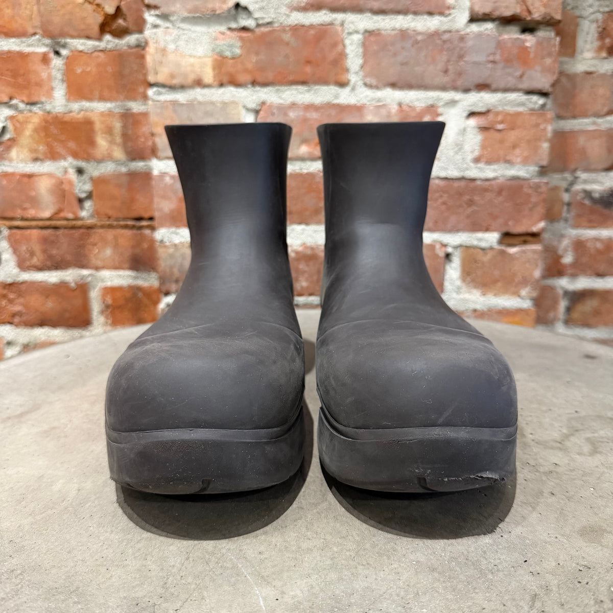BOTTEGA VENETA PUDDLE BOOTS ‘CHOCOLATE’