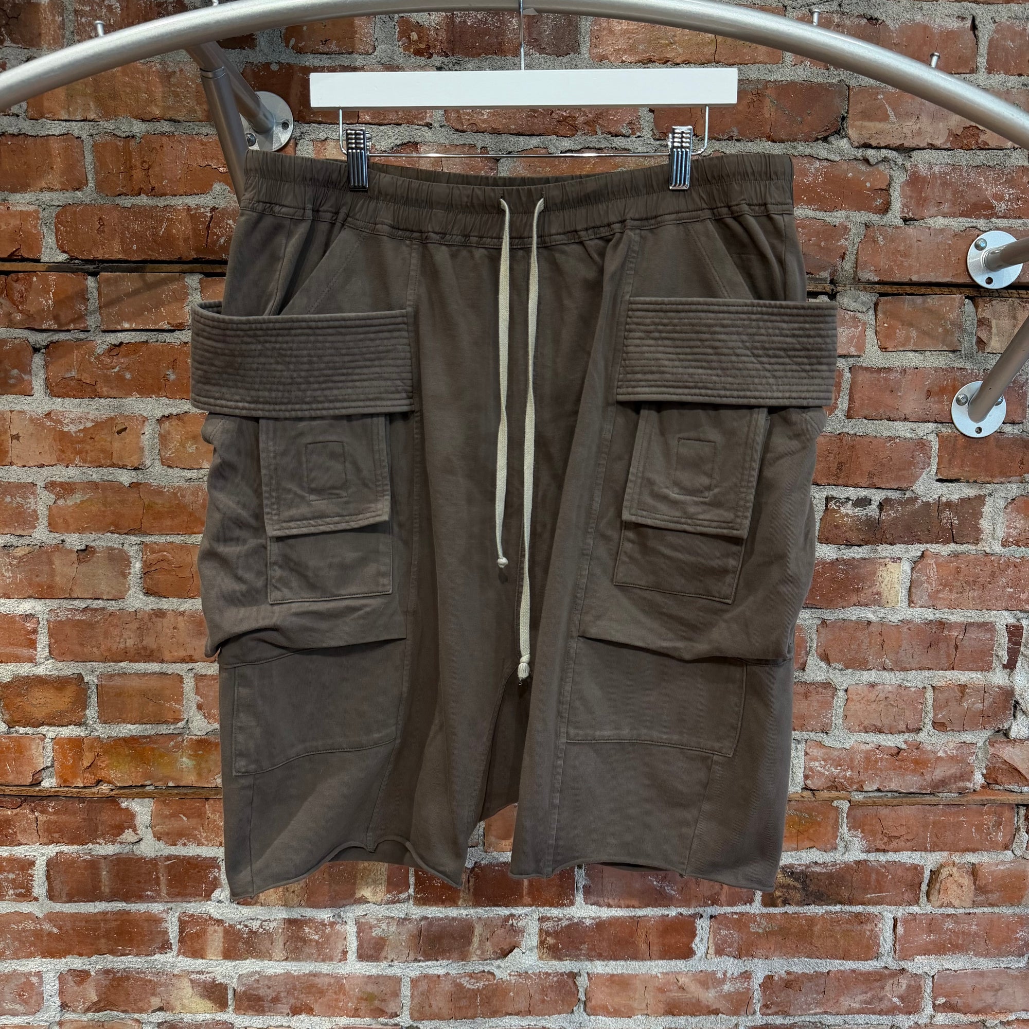 RICK OWENS DRKSDHW CREATCH CARGO SHORTS ‘DUST’