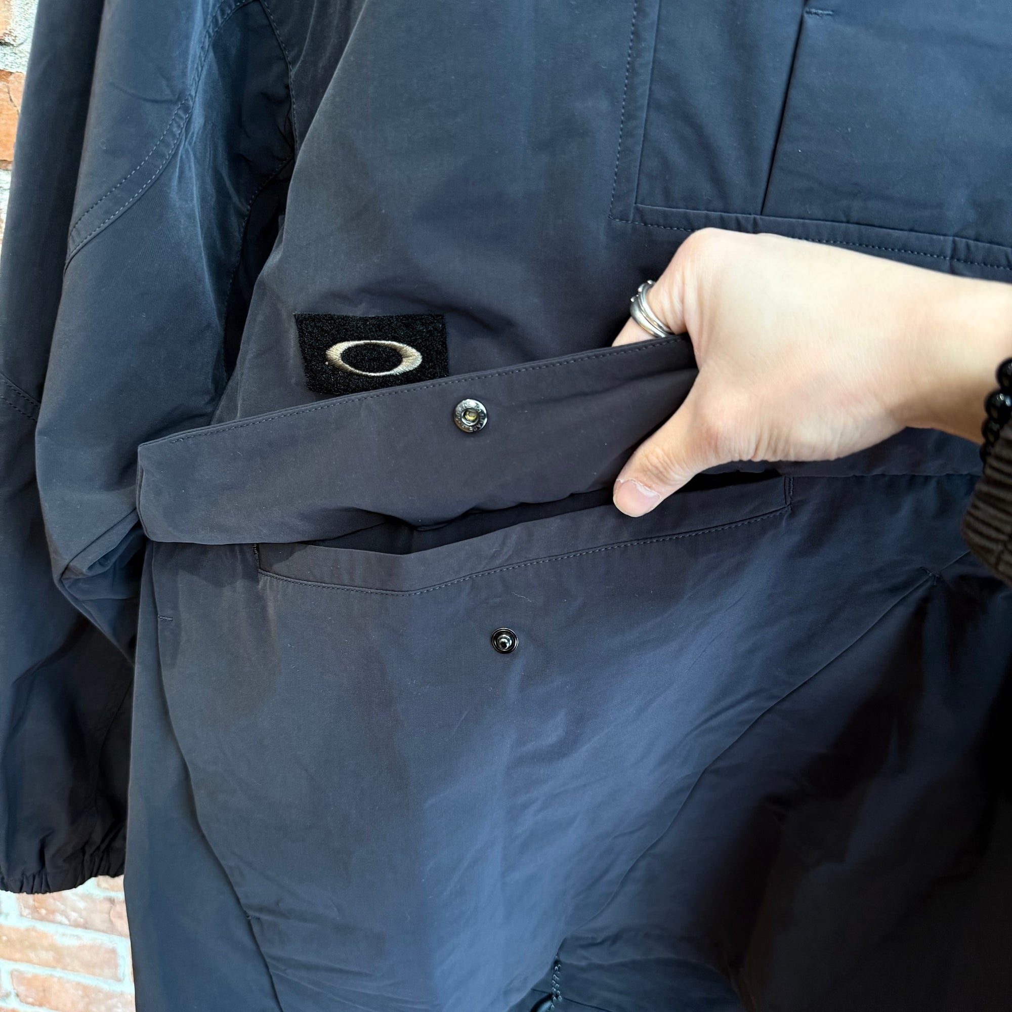 OAKLEY JAPAN GHOST ANORAK JACKET ‘CHARCOAL’