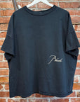 RHUDE BOXY SCRIPT TEE ‘BLACK’