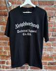 NEIGHBORHOOD TECHNICAL APPAREL OLD ENGLISH TEE ‘BLACK’