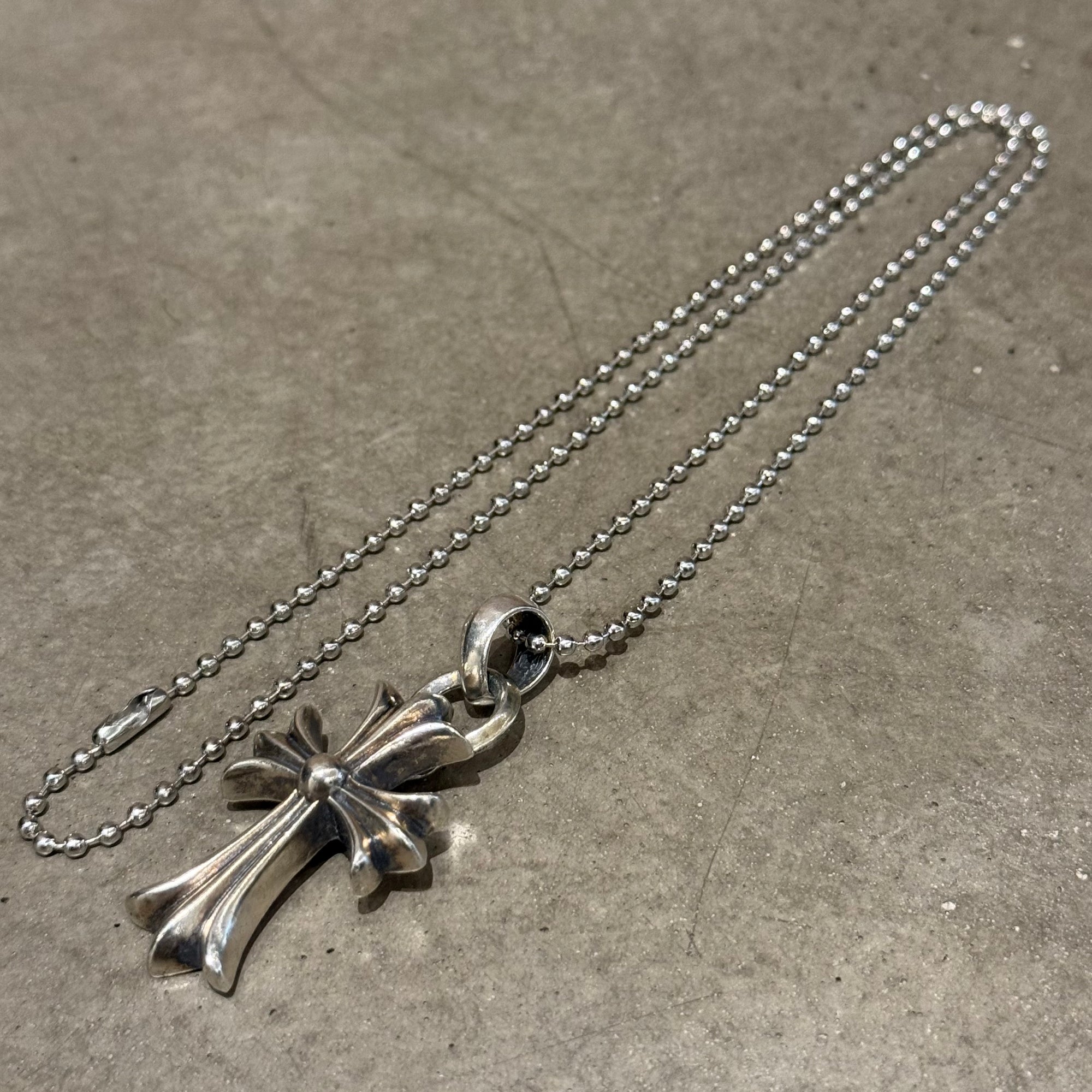 CHROME HEARTS SMALL CROSS W/ BALE NECKLACE ‘SILVER’
