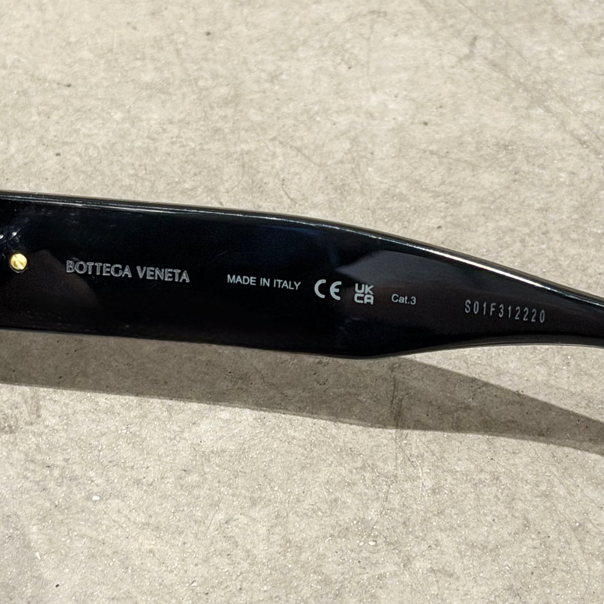 BOTTEGA VENETA BV1357S SQUARE FRAME SUNGLASSES ‘BLACK’