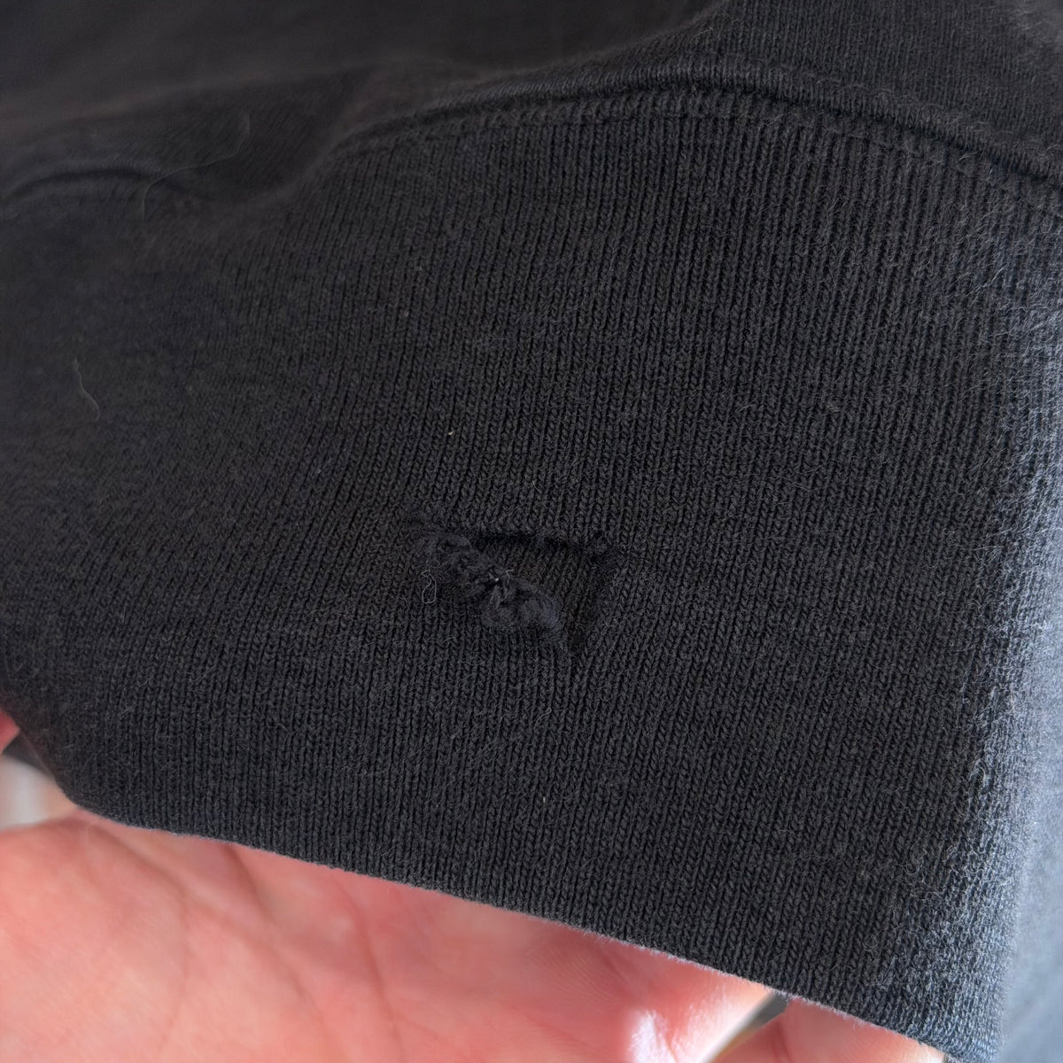 SUPREME FW22 BOX LOGO CREWNECK ‘BLACK/RED’