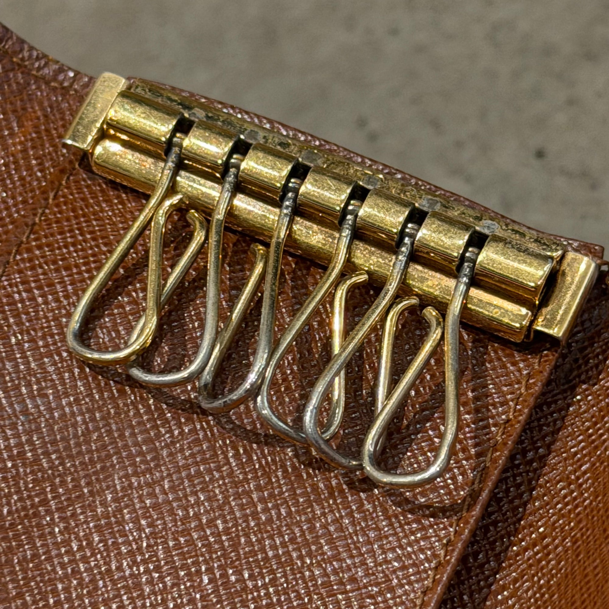 LOUIS VUITTON MONOGRAM KEY CASE ‘BROWN’