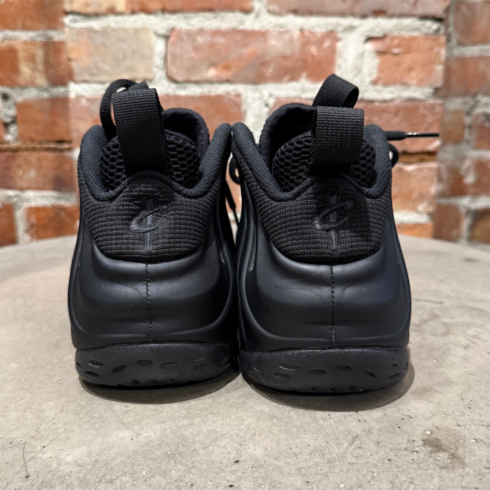 NIKE FOAMPOSITE ONE TRIPLE BLACK ‘BLACK’
