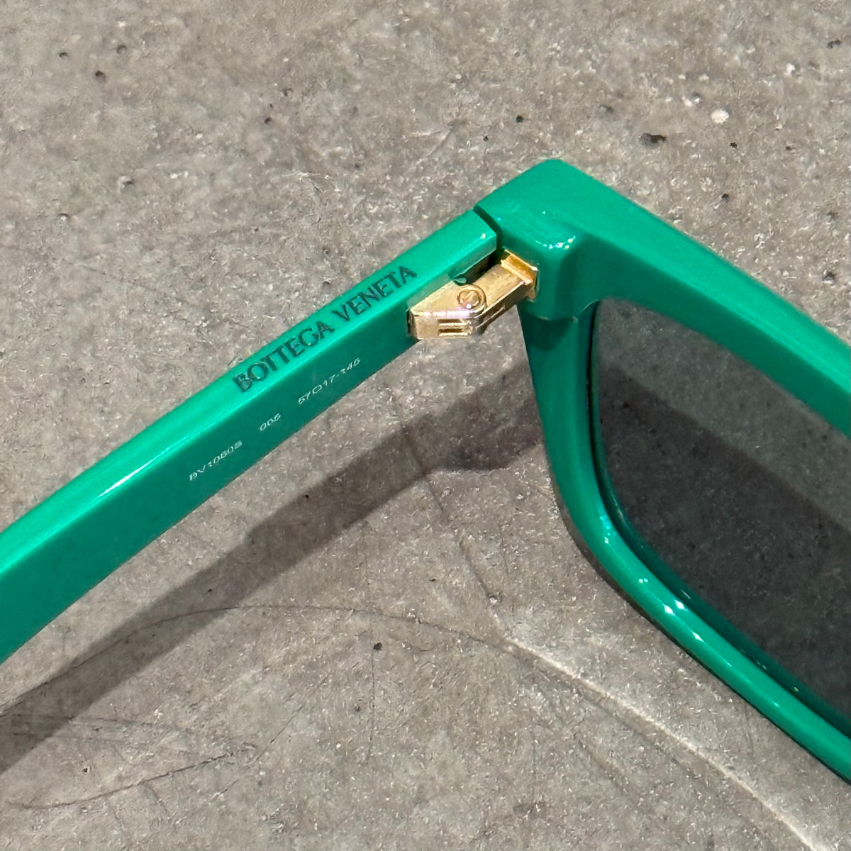BOTTEGA VENETA BV1060S FLAT-TOP SUNGLASSES ‘GREEN’