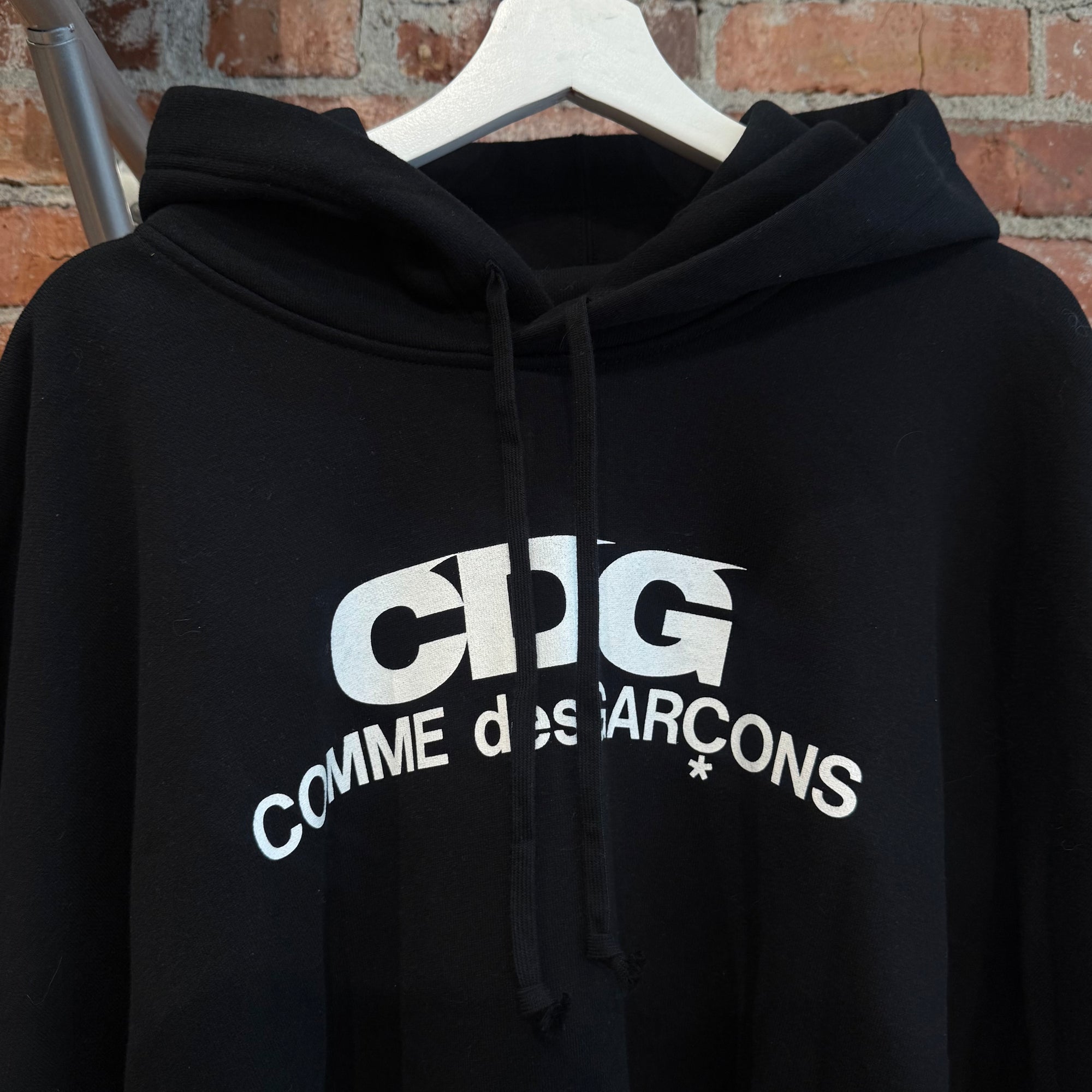 COMME DES GARCONS HOODED PONCHO SWEATSHIRT ‘BLACK’