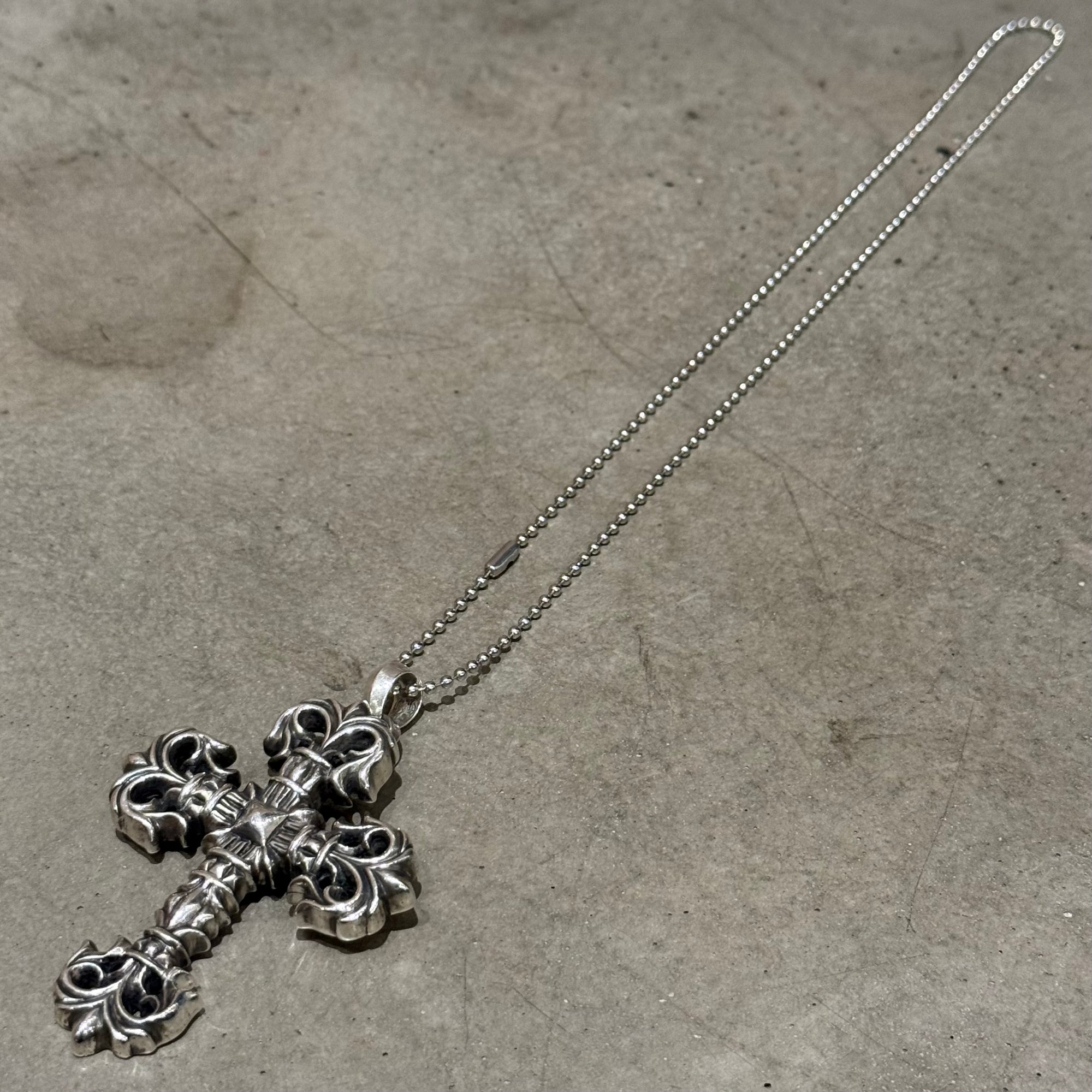 CHROME HEARTS LARGE FILIGREE CROSS NECKLACE ‘SILVER’