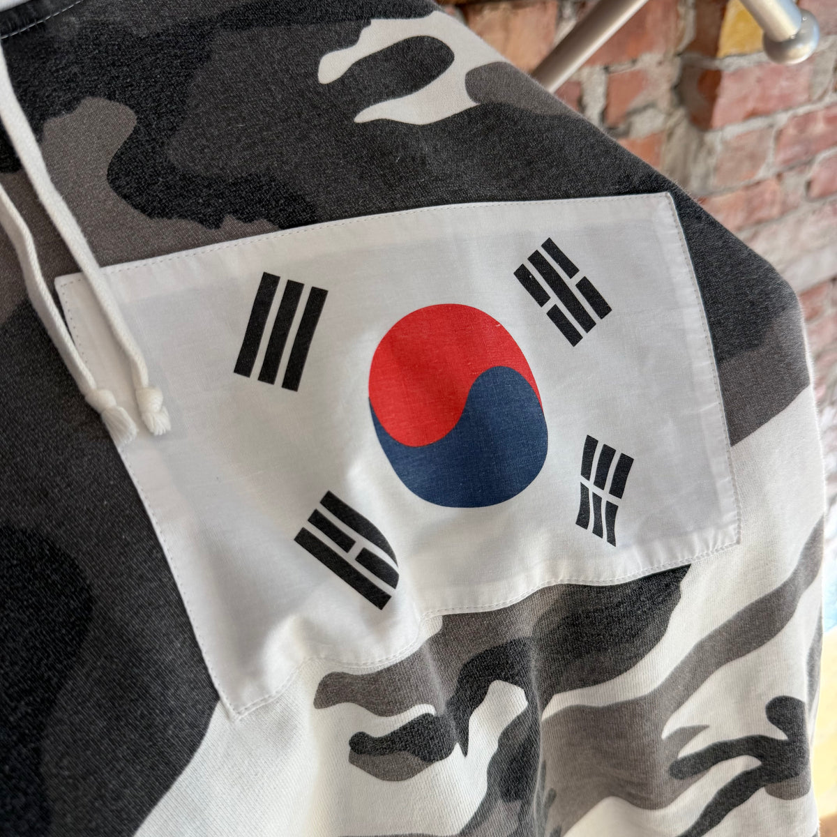 SUPREME FW14 INTERNATIONAL FLAGS HOODIE ‘SNOW CAMO’