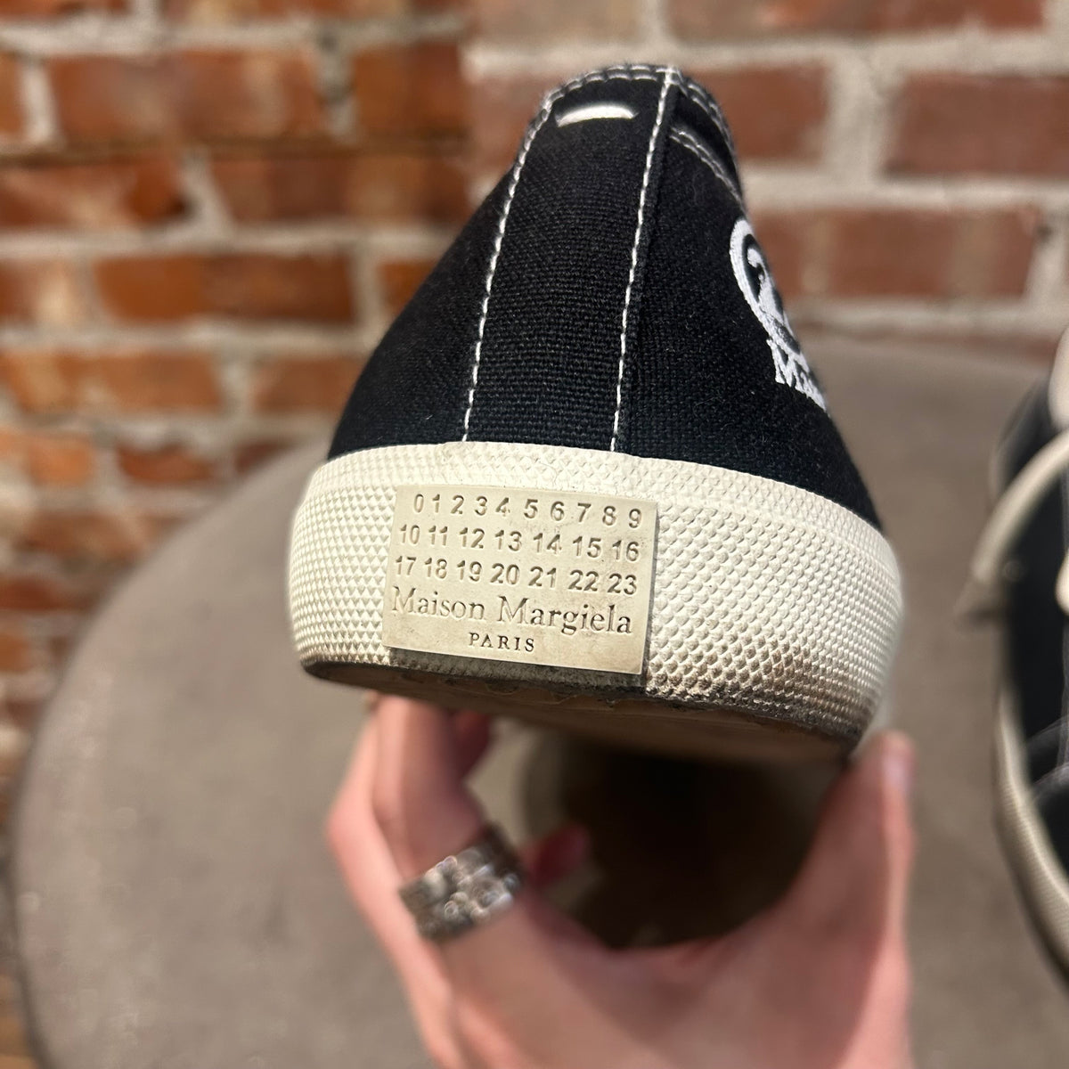 MARGIELA CANVAS TABI SNEAKERS ‘BLACK’