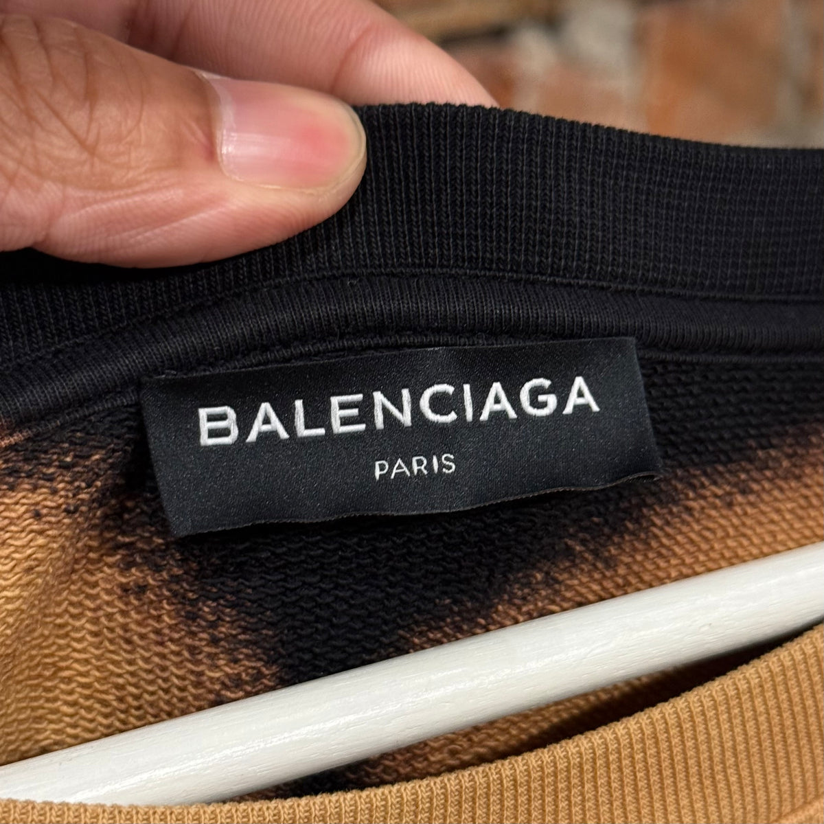 BALENCIAGA FW17 HOMME LONDON BLEACHED CRWWNECK ‘BLACK/BROWN’