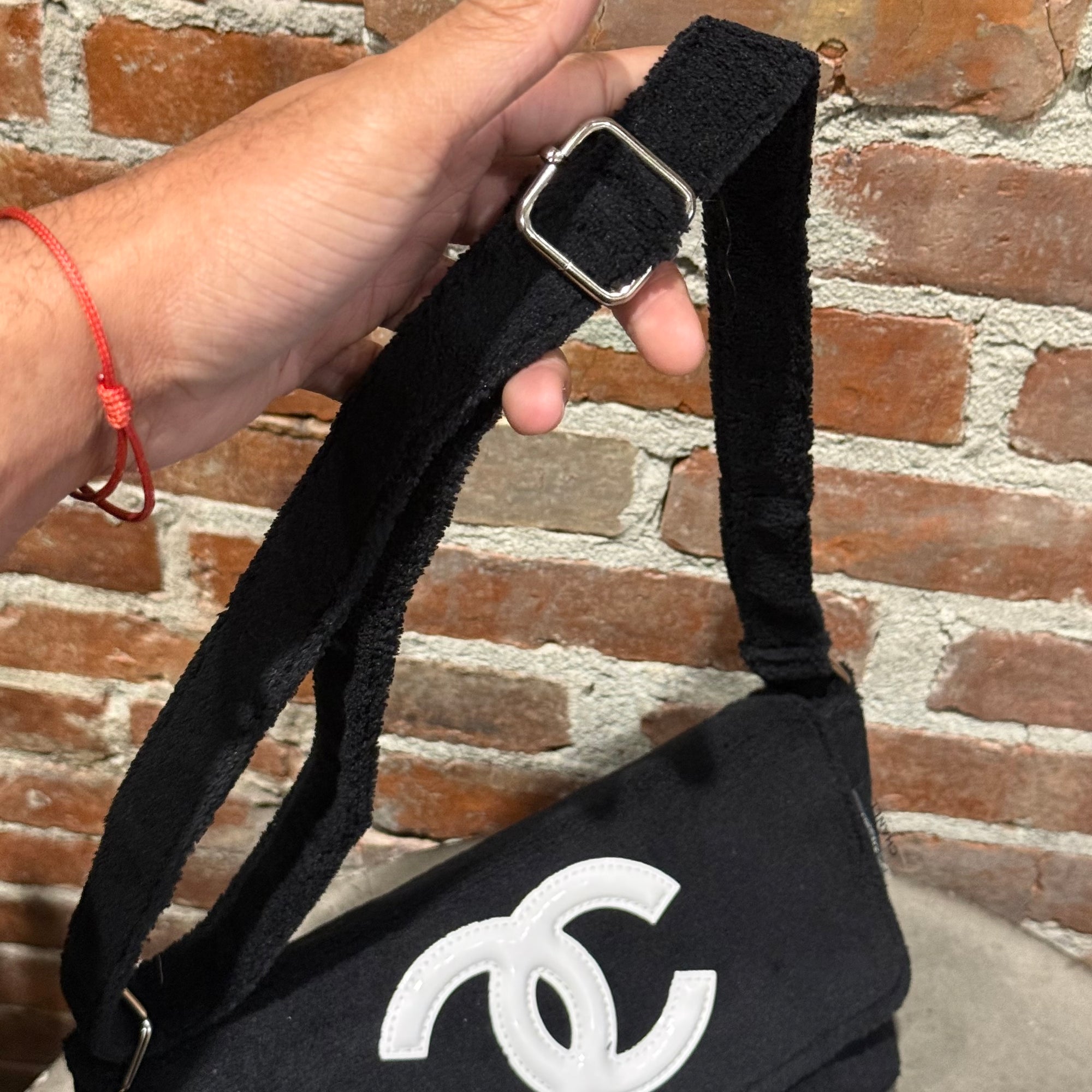 CHANEL VIP EXCLUSIVE CROSSBODY BAG ’BLACK/WHITE’