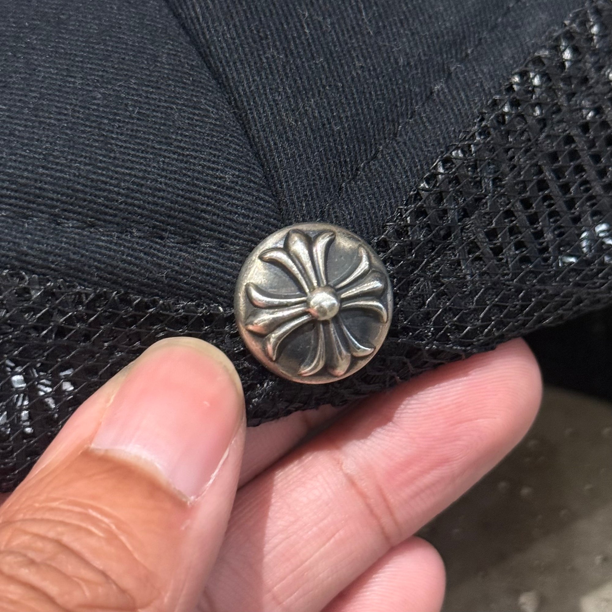 CHROME HEARTS TRIPLE PONY HAIR CROSS PATCH TRUCKER ‘BLACK’
