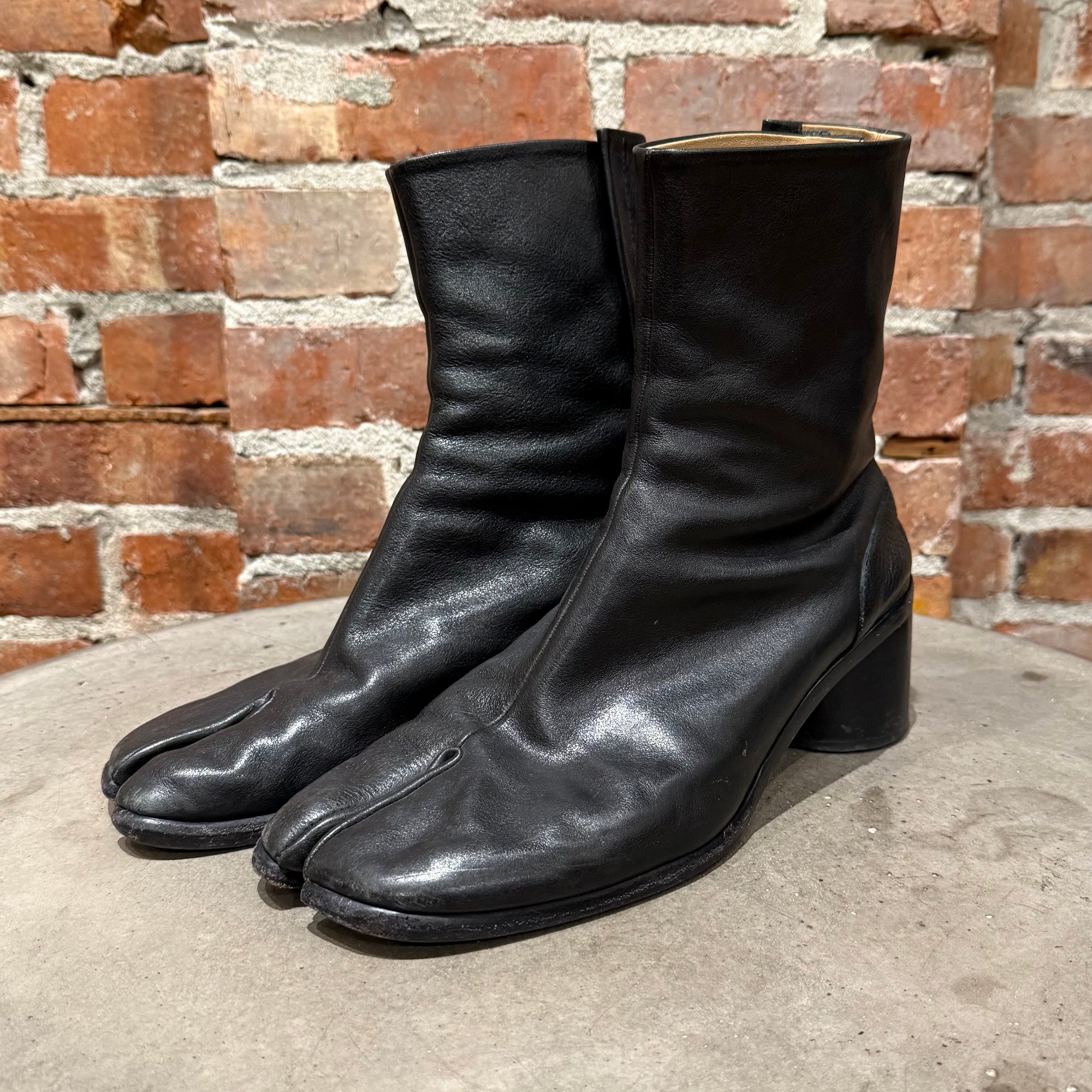 MAISON MARGIELA HEELED TABI BOOTS ‘BLACK’