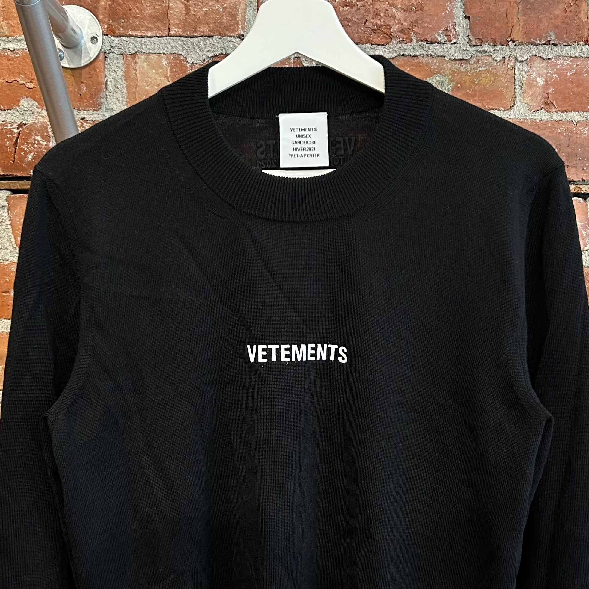 VETEMENTS AW21 LOGO KNIT SWEATER ‘BLACK’