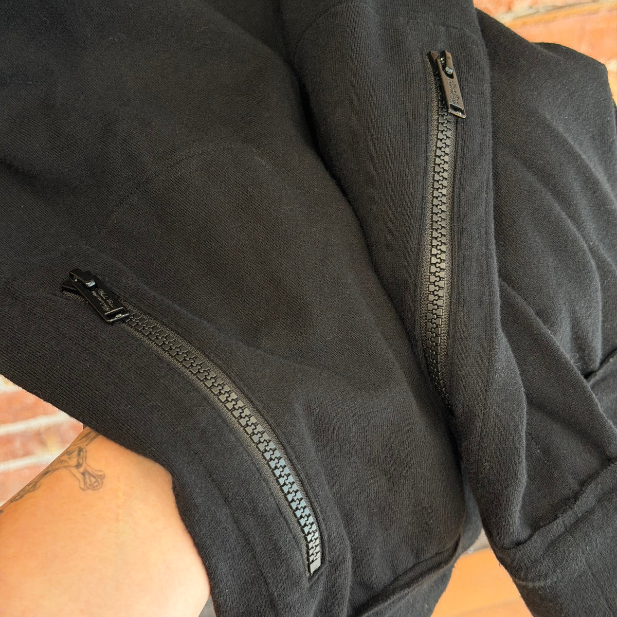 UNDERCOVER SS25 CHAOS BALANCE PATCH LONG SLEEVE ‘BLACK’