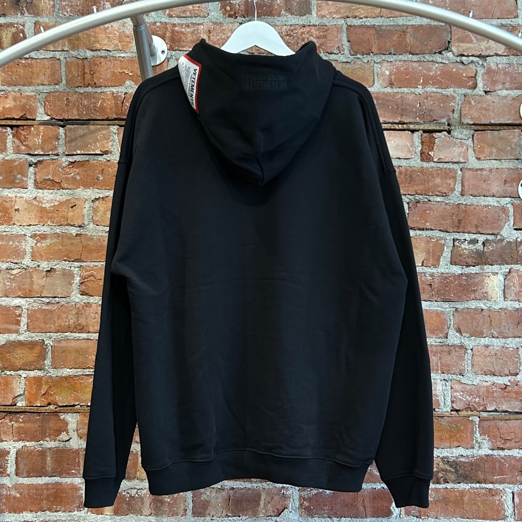 VETEMENTS LIMITED EDITION CARETAG LOGO HOODIE ‘BLACK’