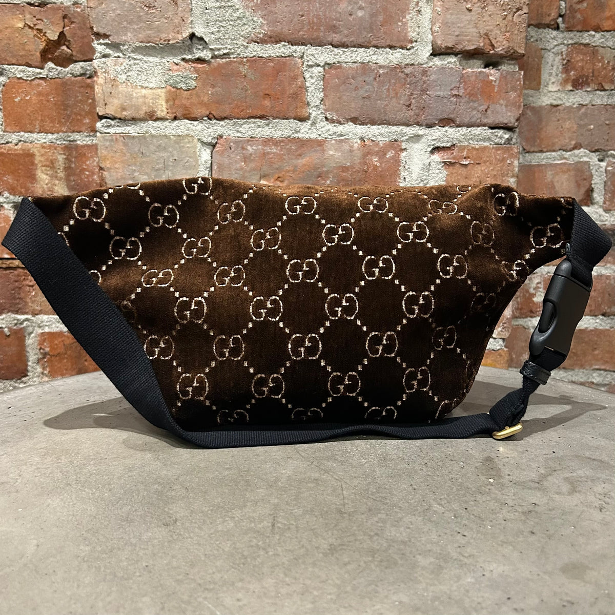 GUCCI GG PATTERN OPHIDIA ZIP WAIST BAG ‘BROWN’