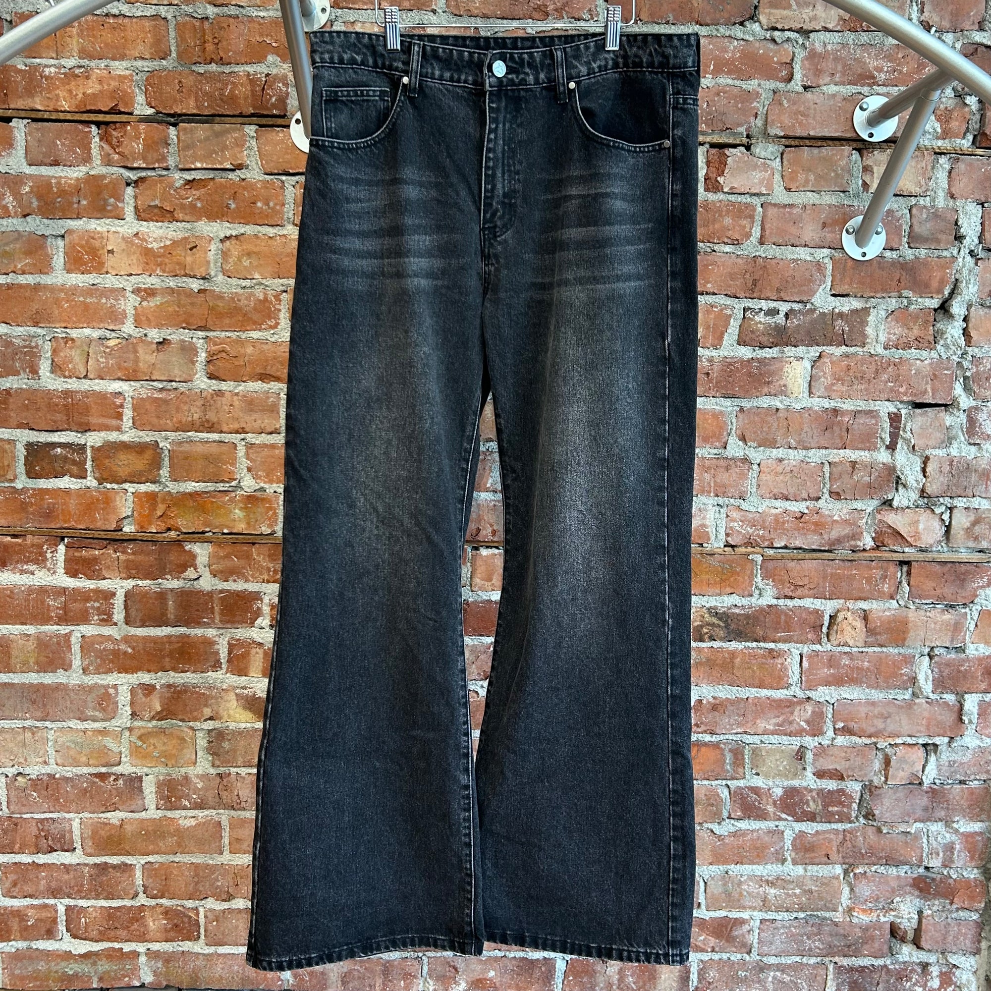BASKETCASE GALLERY FLARED JEANS ‘VINTAGE BLACK’