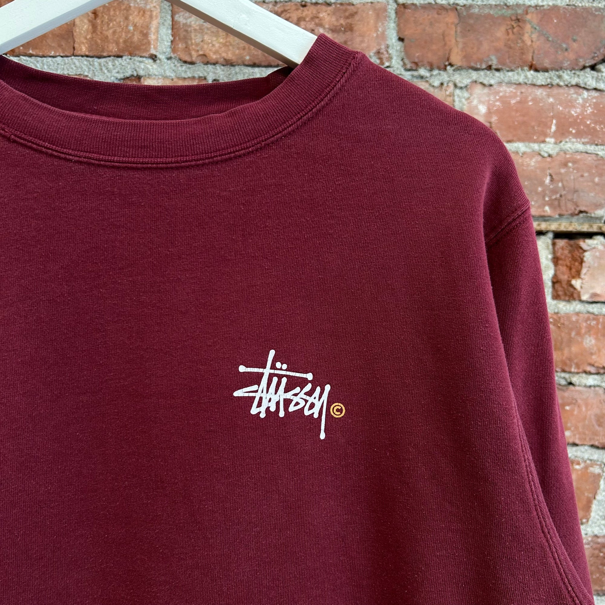 STUSSY CLASSIC LOGO CREWNECK ‘MAROON’