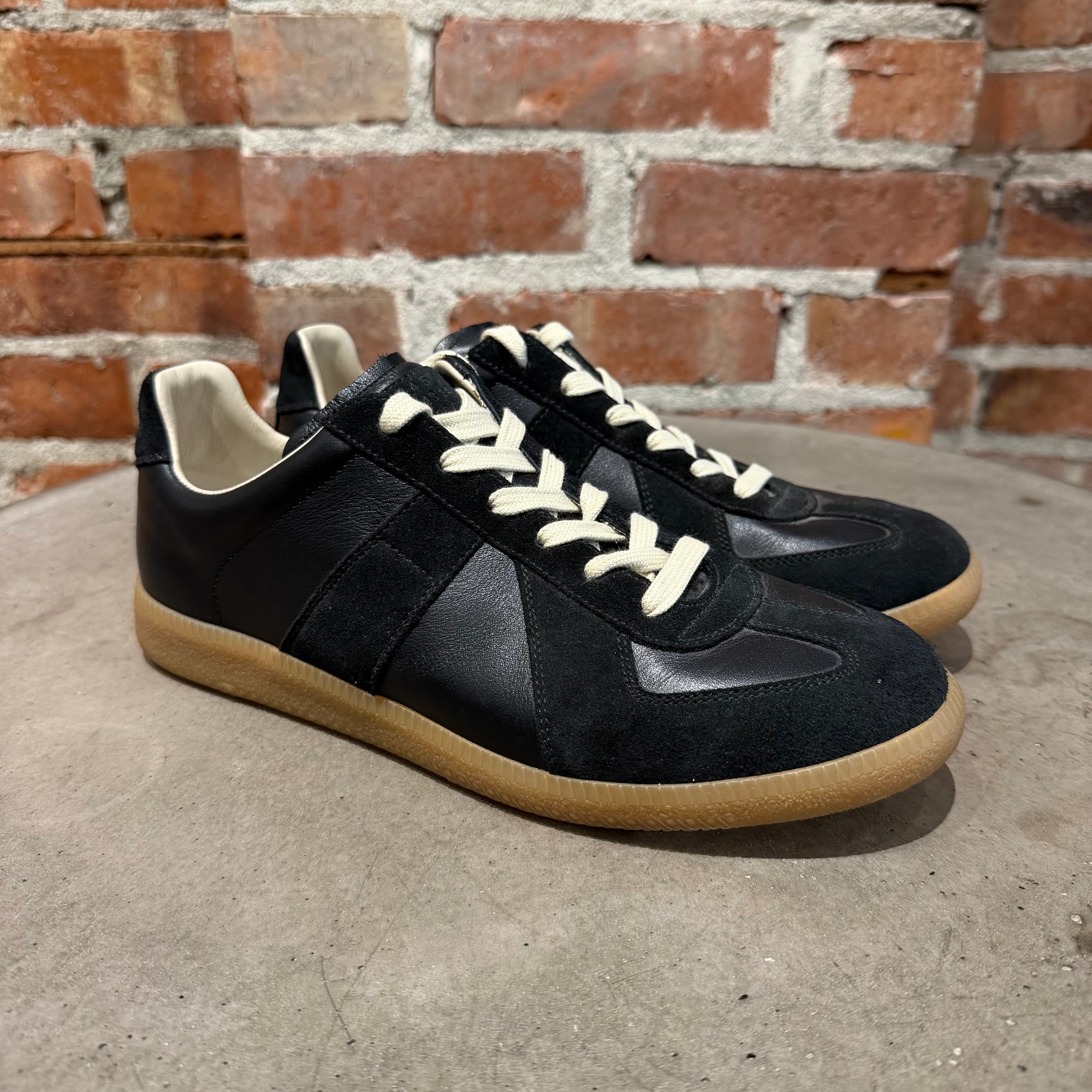 MAISON MARGIEALA REPLICA GAT SNEAKERS ‘BLACK’