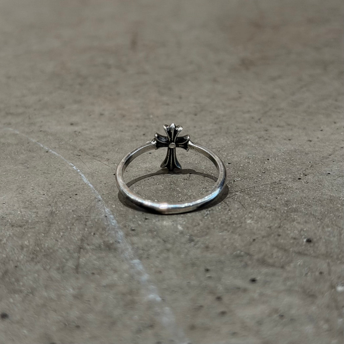 CHROME HEARTS CROSS BUBBLEGUM RING ‘SILVER’