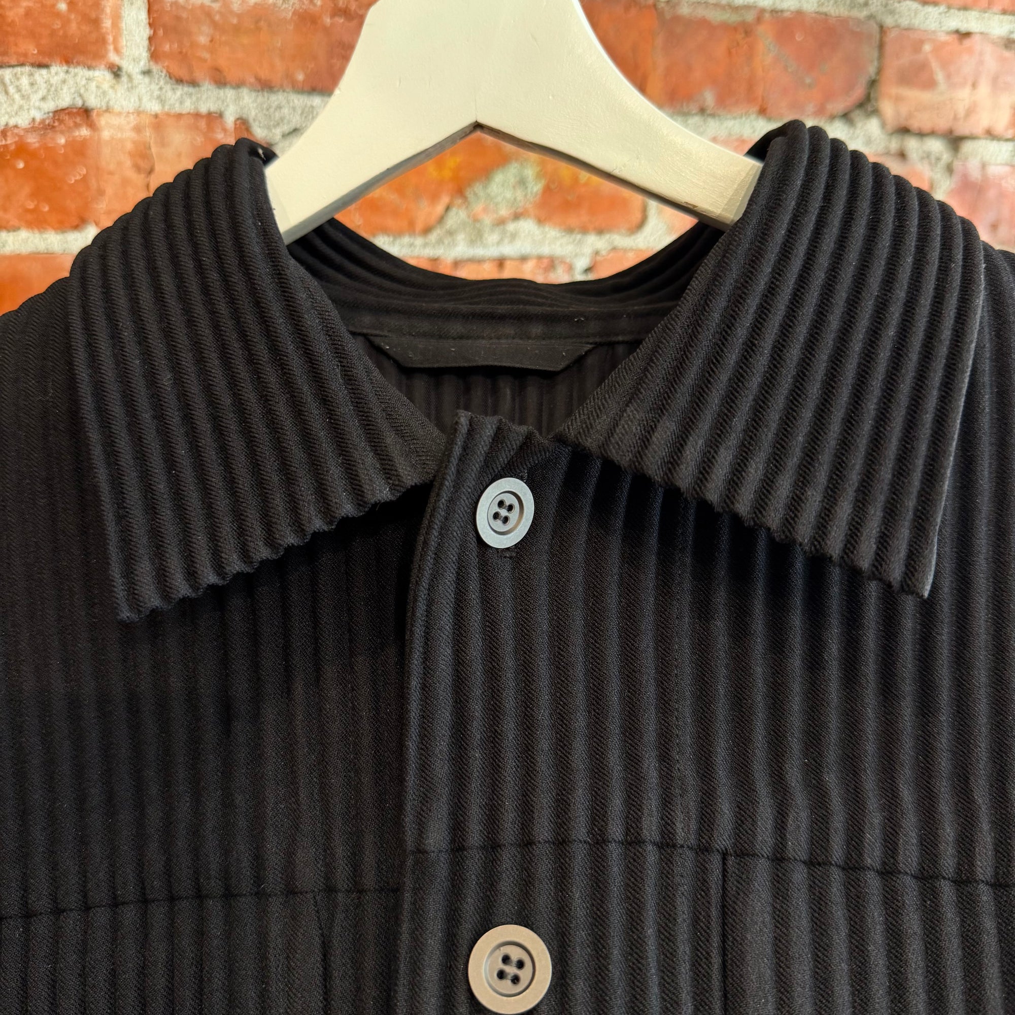 ISSEY MIYAKE HOMME PLISSE PLEATED TRUCKER JACKET 'BLACK'
