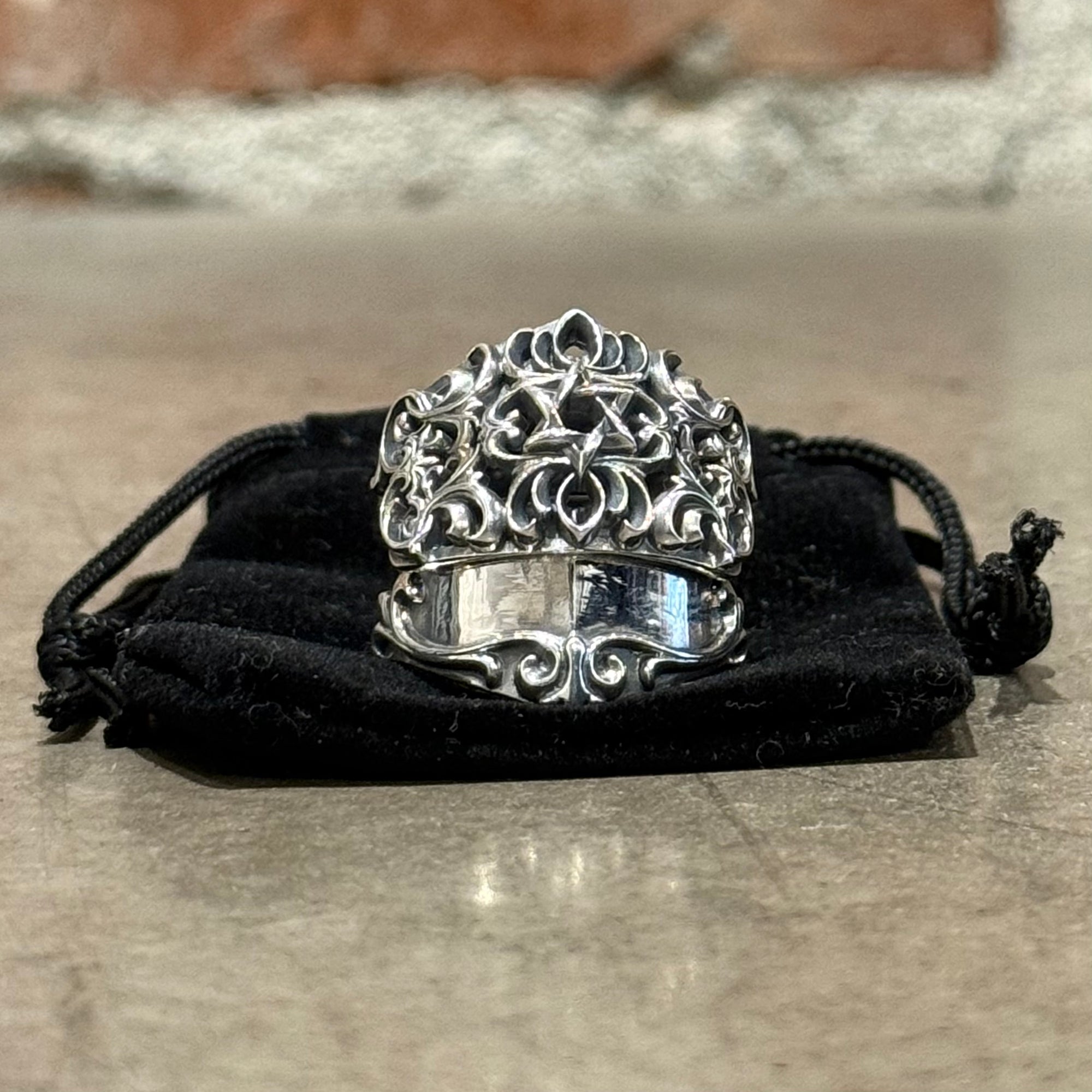 DEAL DESIGN HALF SHADE ARMOR RING 'SILVER'