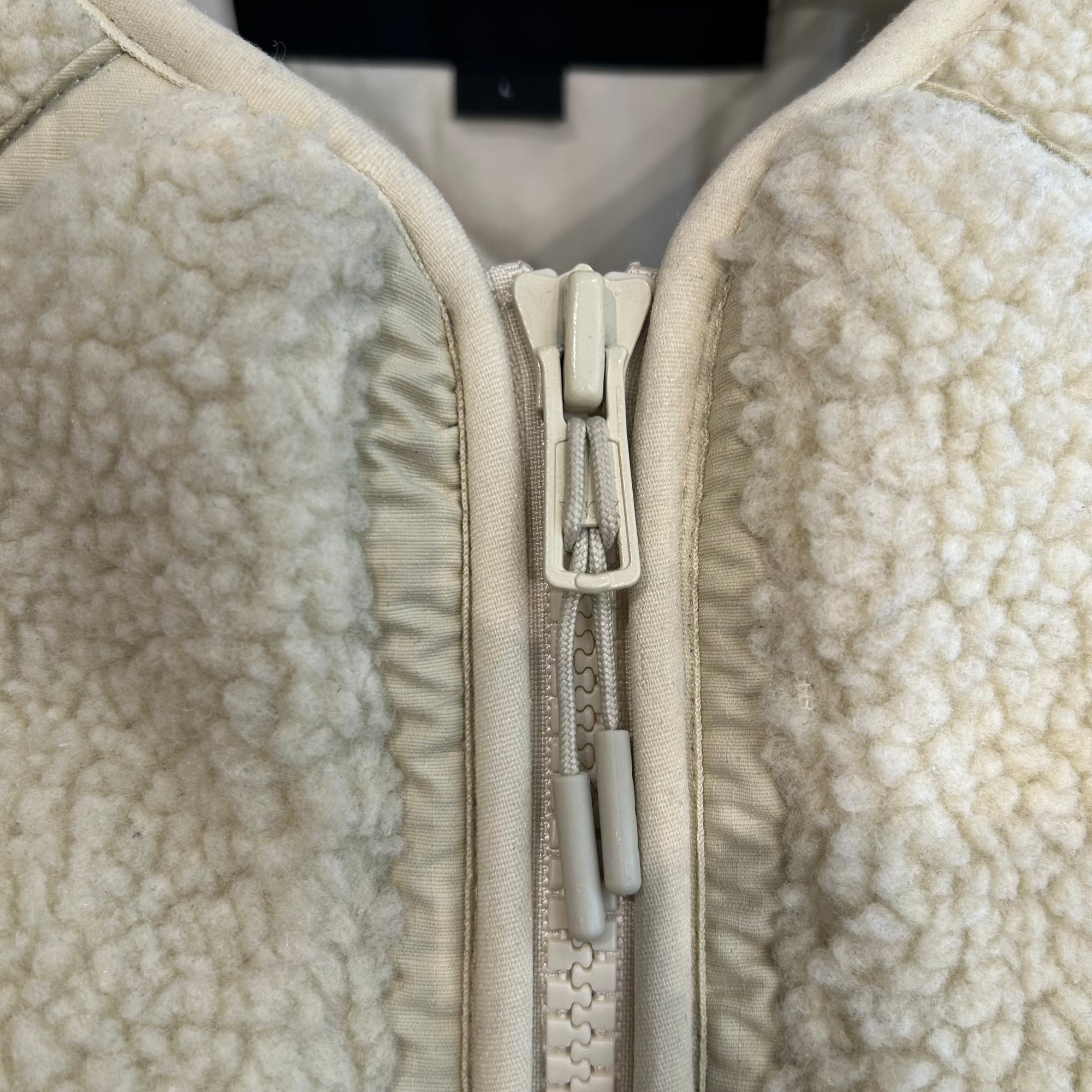 ENTIRE STUDIOS SHERPA FLEECE VEST ‘CREAM’