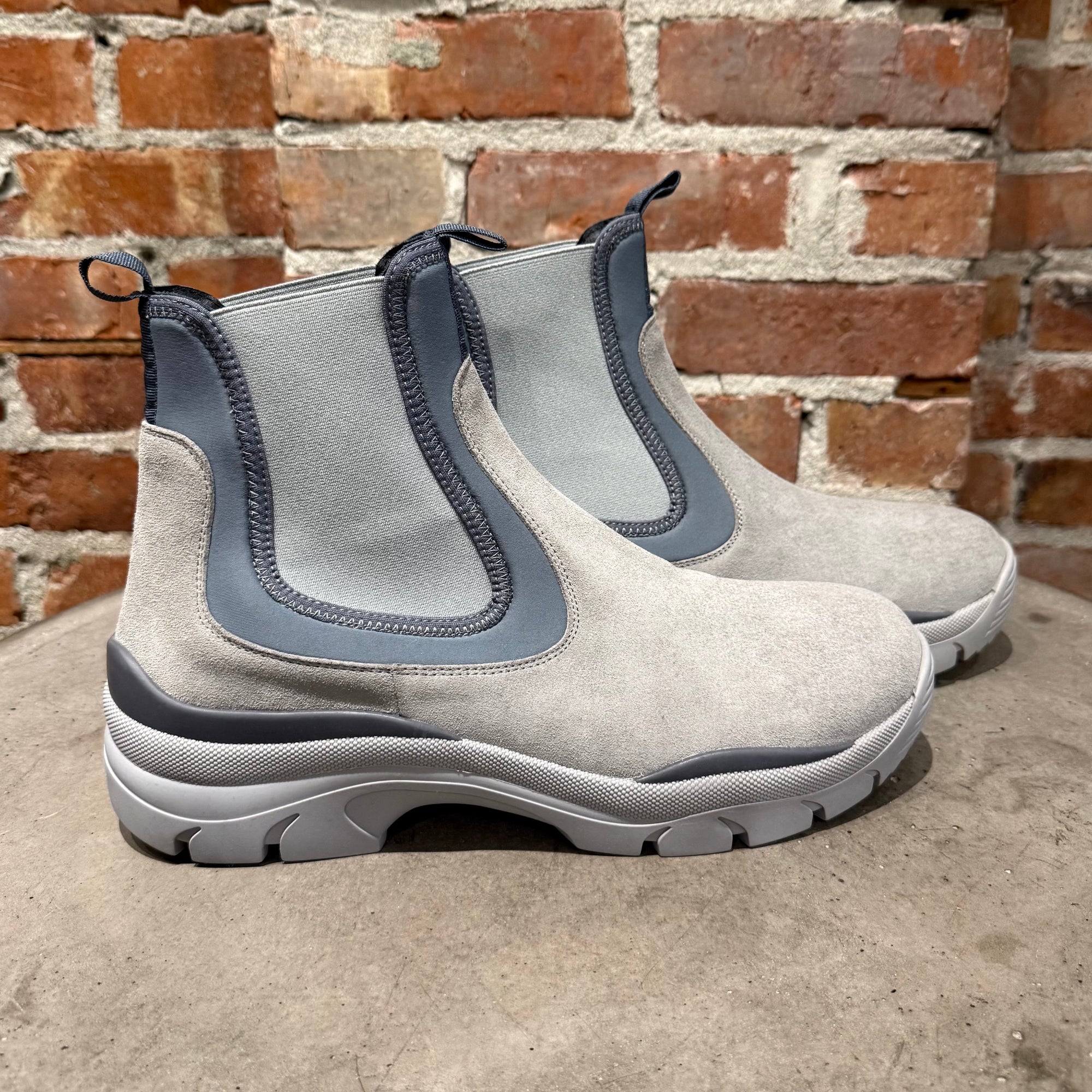 JOHN ELLIOTT CALDERA CHELSEA BOOTS ‘GREY’