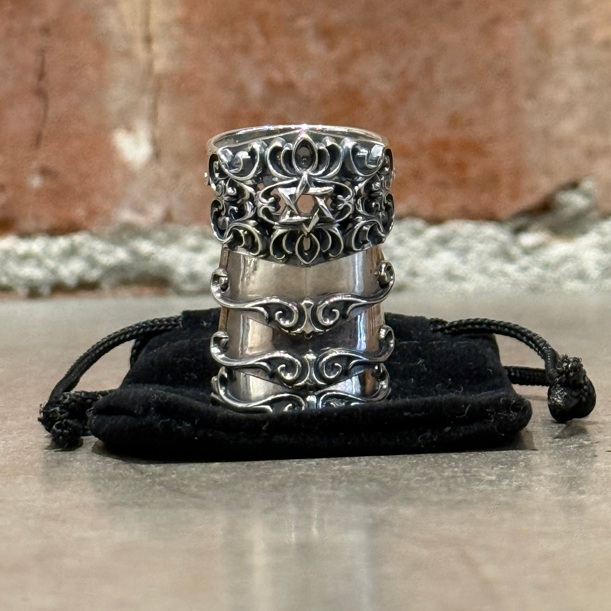 DEAL DESIGN FULL SHADE ARMOR RING 'SILVER'