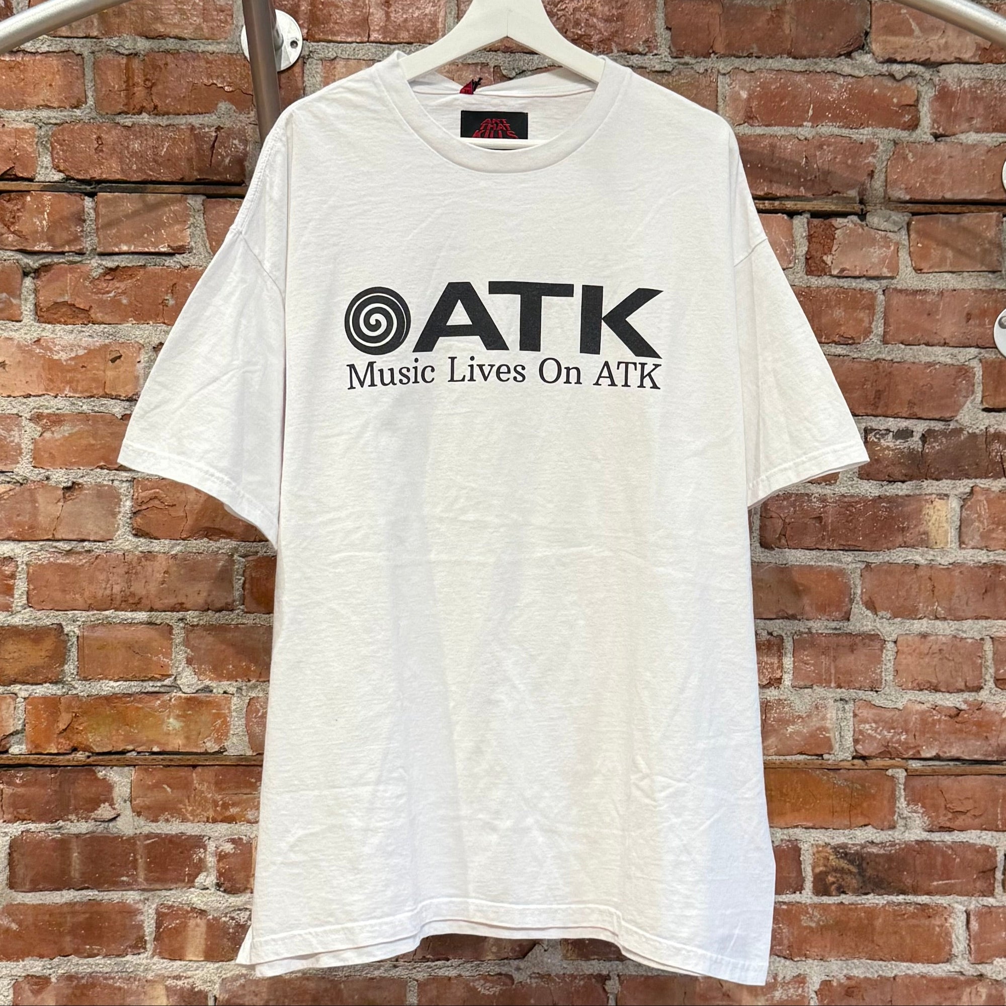 GALLERY DEPT. MUSIC LIVES ON ATK TEE ‘WHITE’
