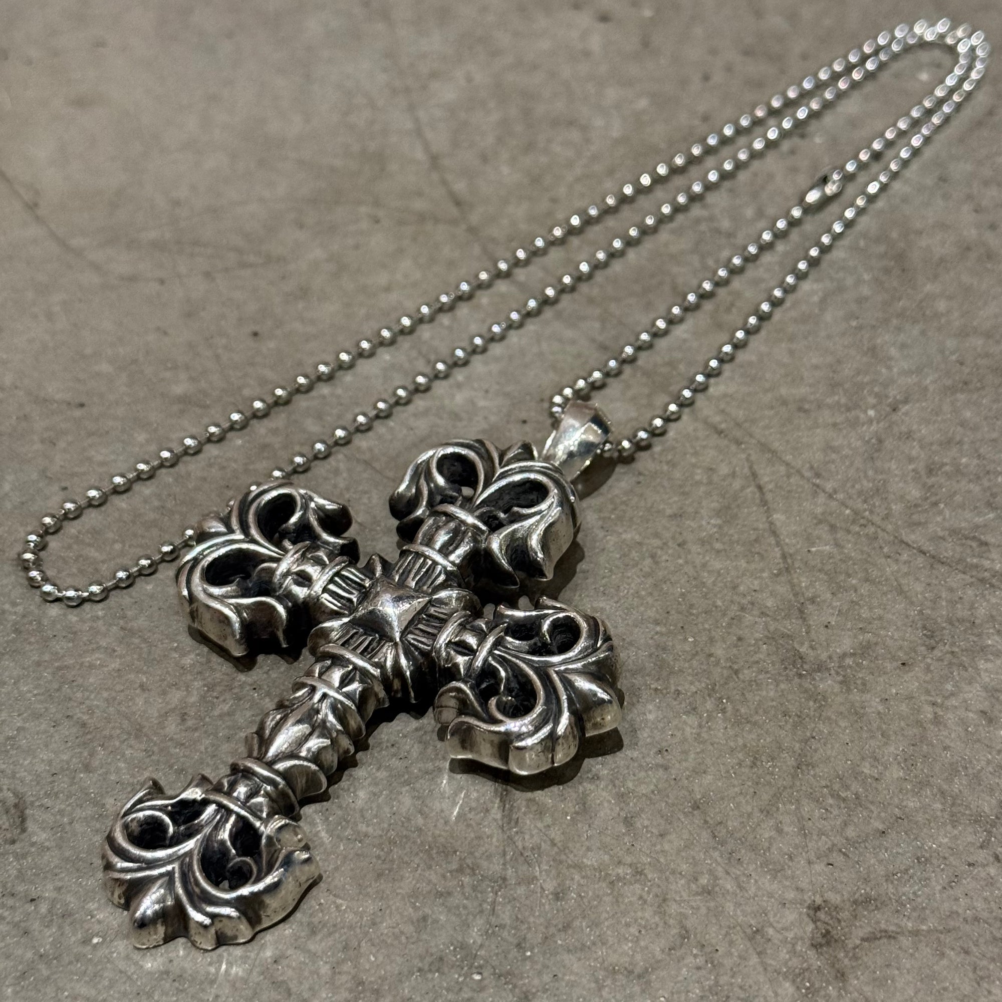 CHROME HEARTS LARGE FILIGREE CROSS NECKLACE ‘SILVER’
