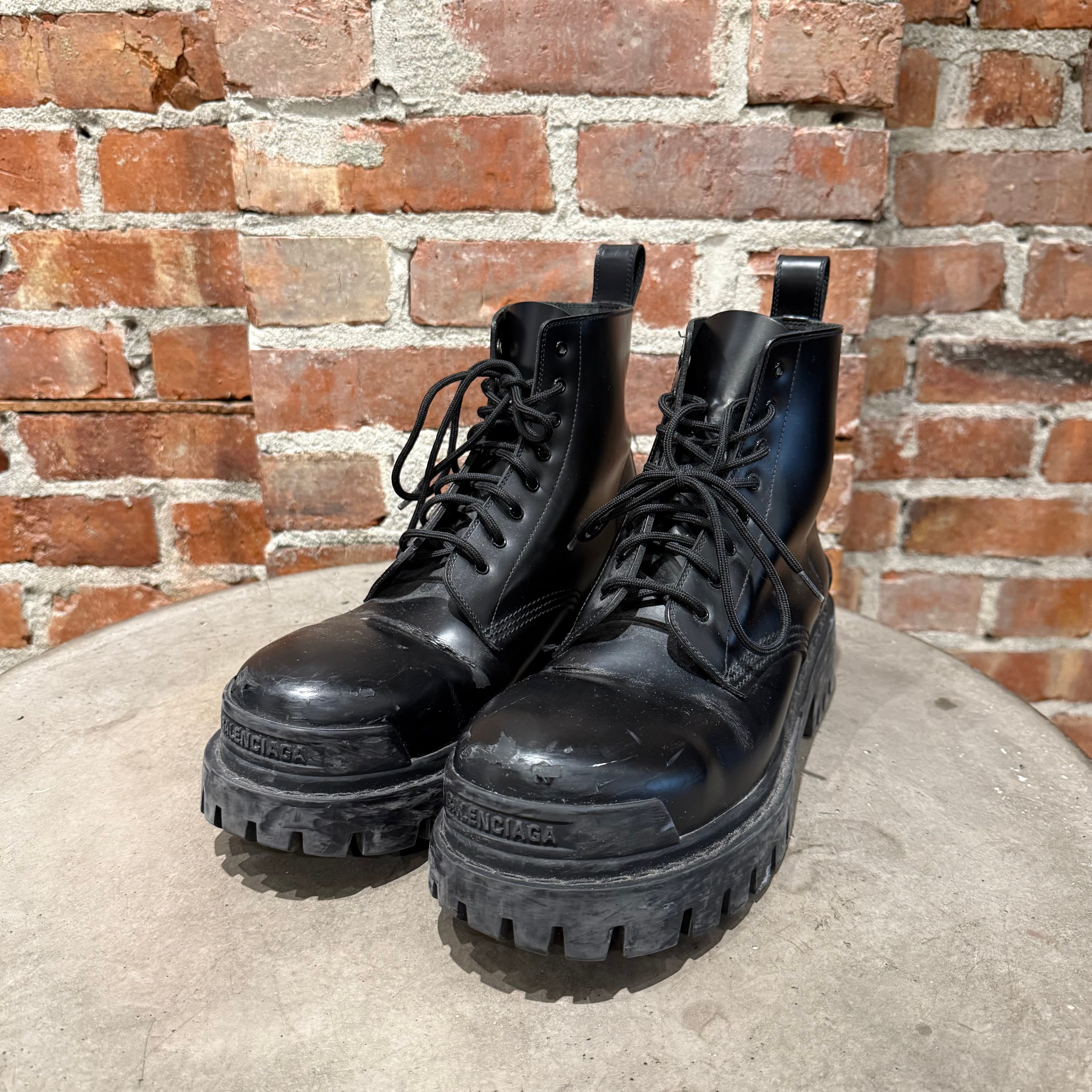 BALENCIAGA STRIKE LEATHER LACE-UP BOOTS 'BLACK' – Sadō Room